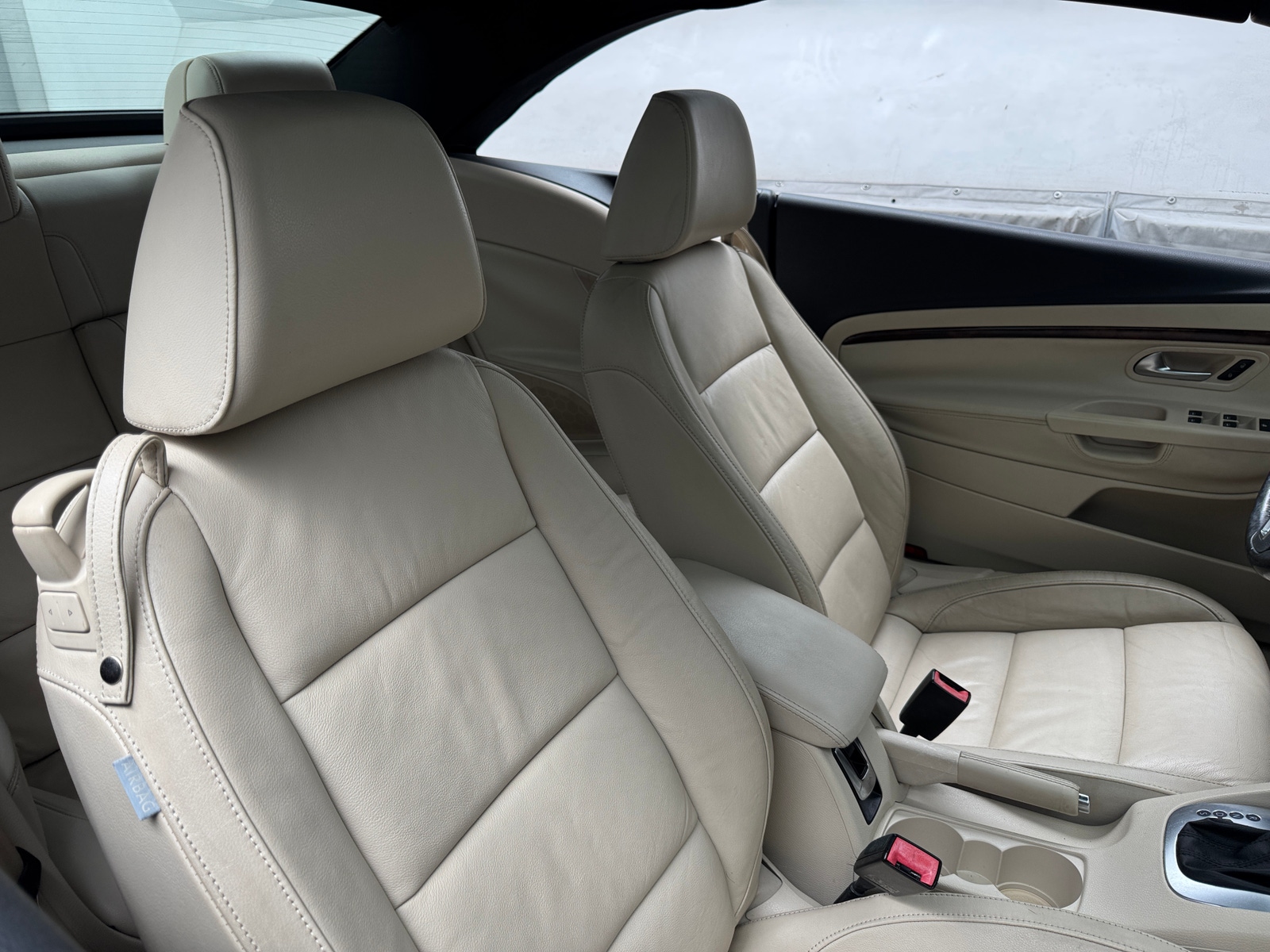 Thumbnail: 2012 Volkswagen Eos - 2