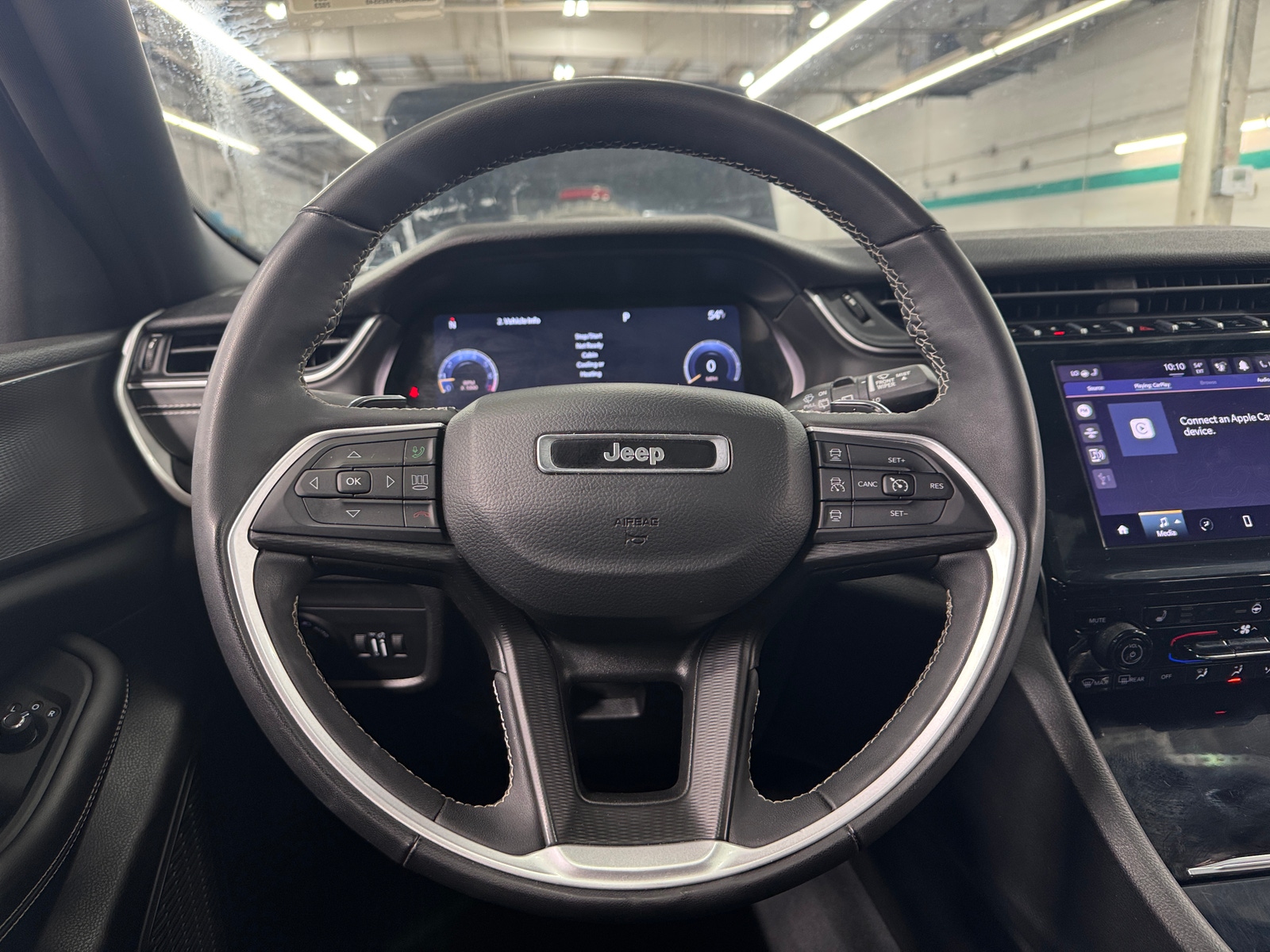 Thumbnail: 2023 Jeep Grand Cherokee L - 4