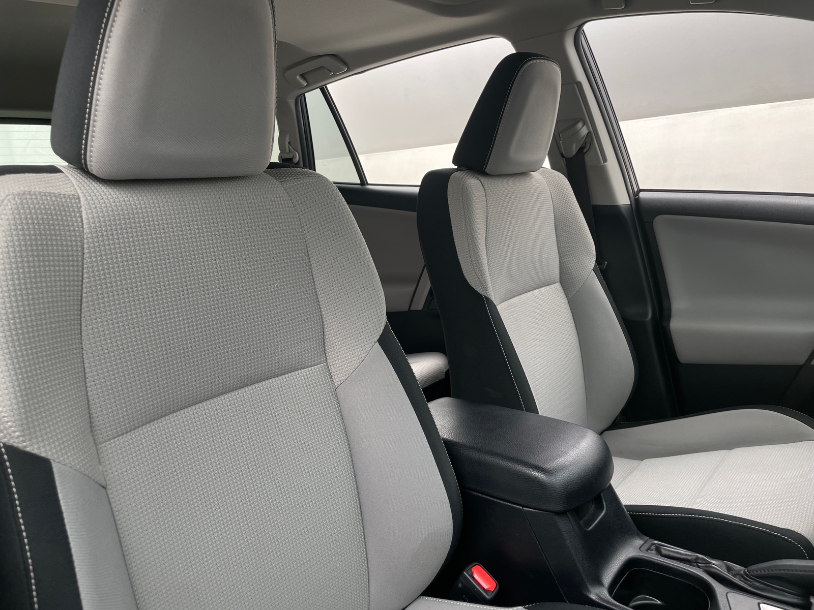 Thumbnail: 2016 Toyota RAV4 - 2