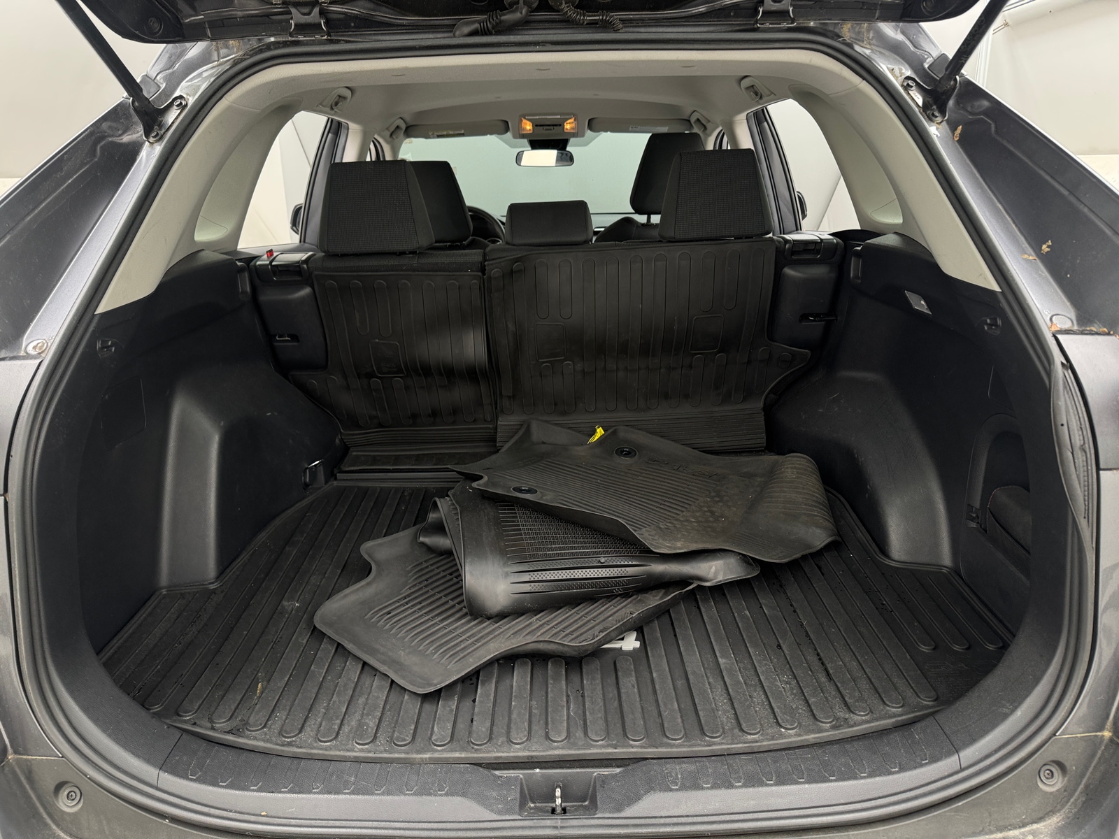 Thumbnail: 2021 Toyota RAV4 - 7