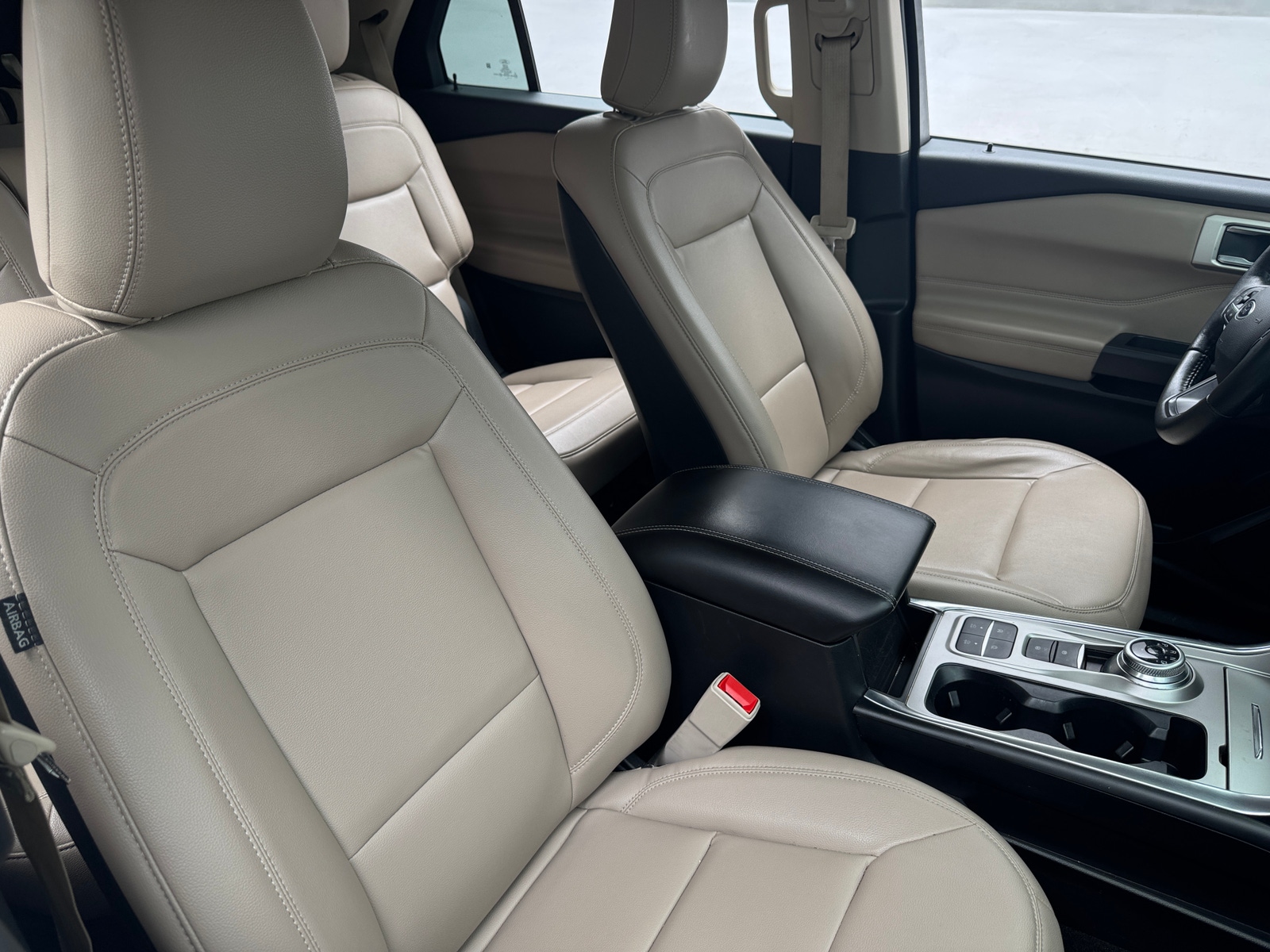 Thumbnail: 2020 Ford Explorer - 2