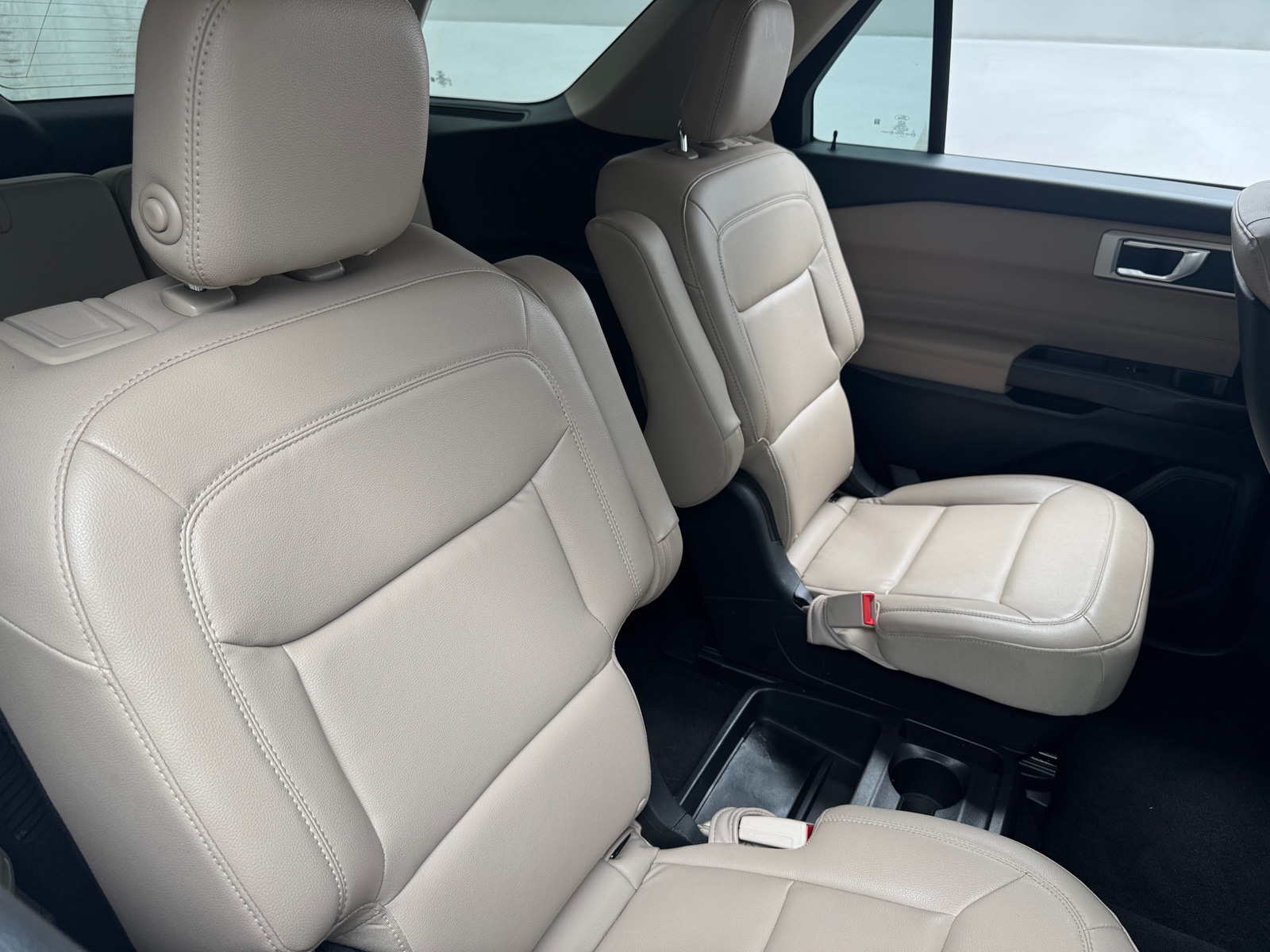 Thumbnail: 2020 Ford Explorer - 6