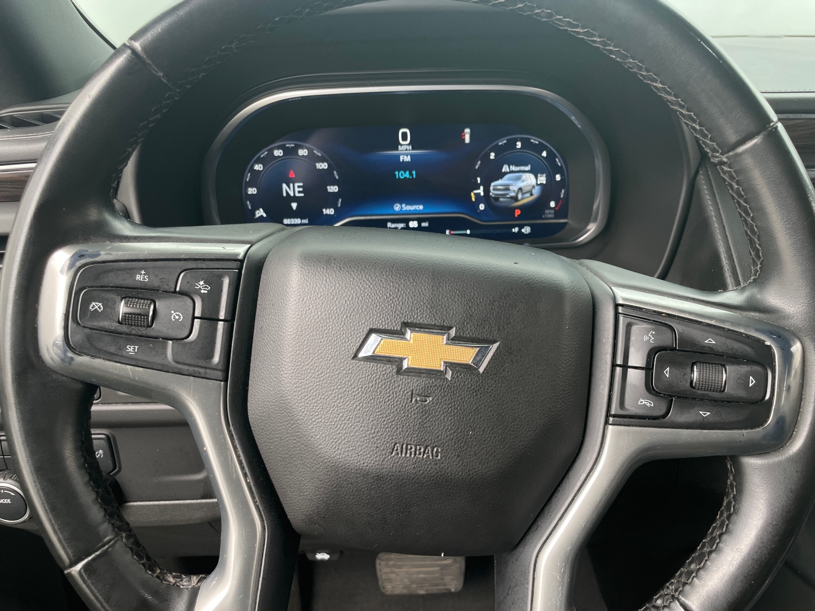 Thumbnail: 2023 Chevrolet Tahoe - 4