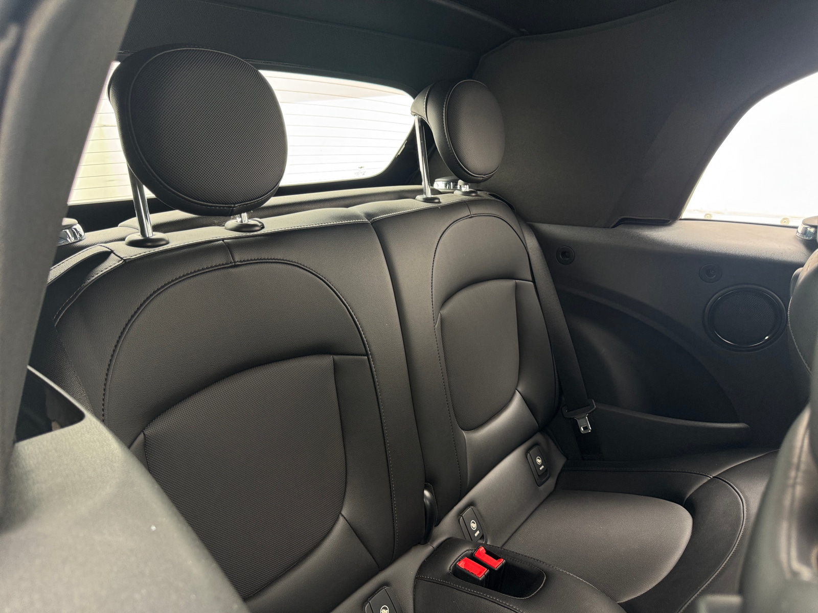 Thumbnail: 2016 MINI Cooper Convertible - 6