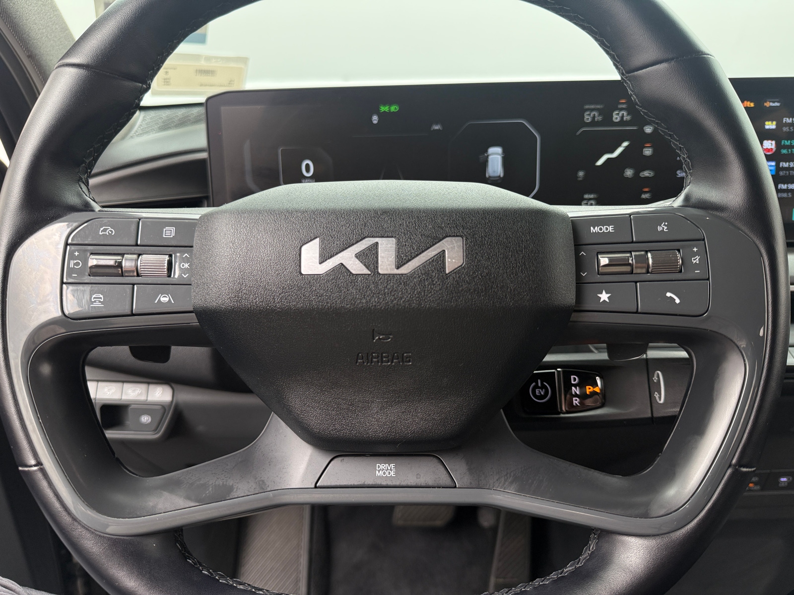 Thumbnail: 2024 Kia EV9 - 4