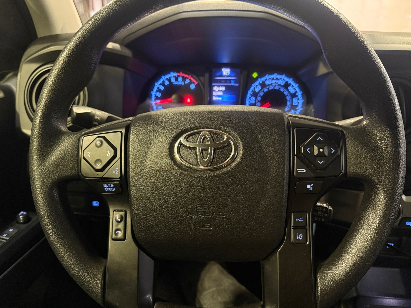 Thumbnail: 2022 Toyota Tacoma - 5
