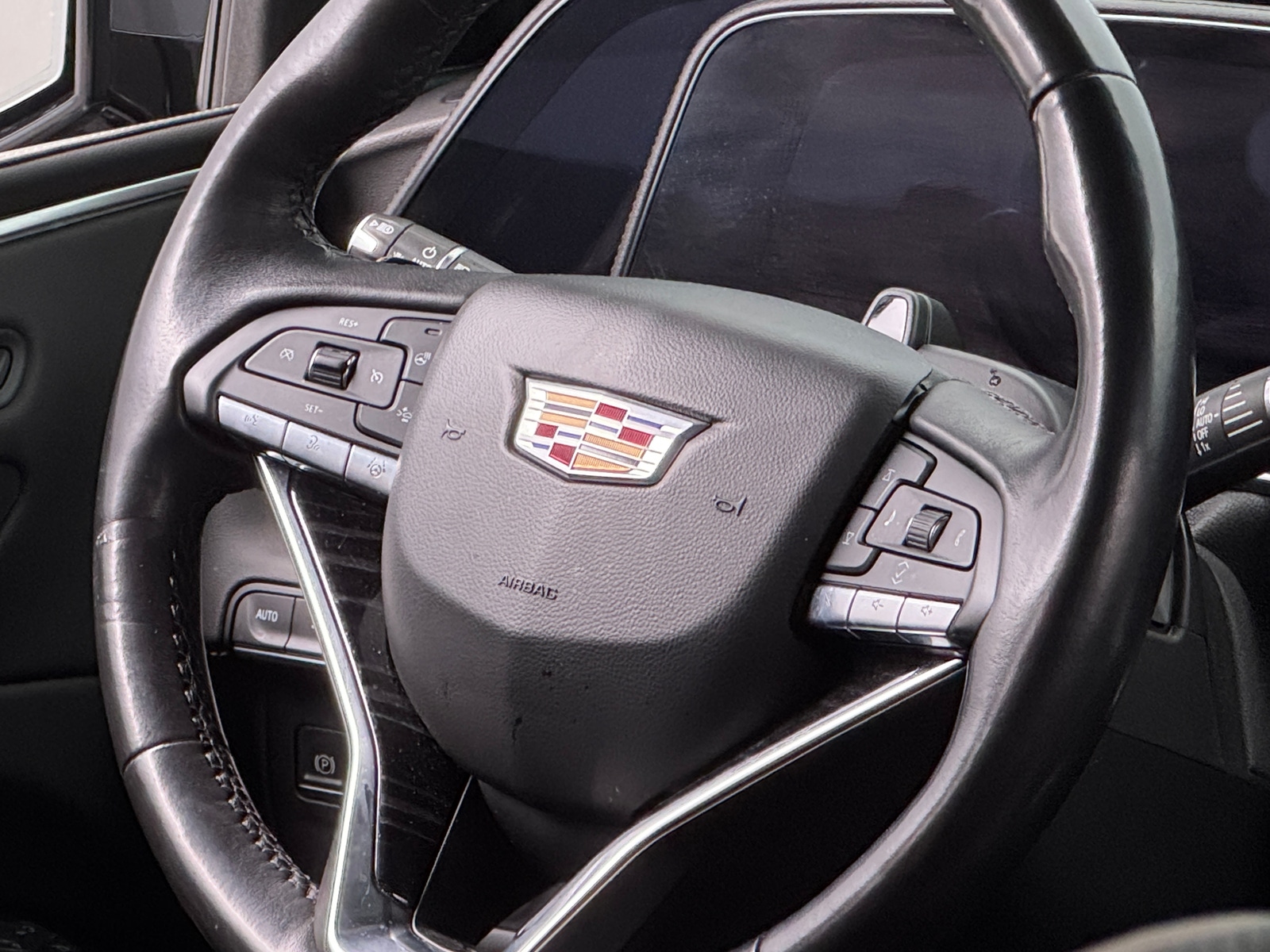Thumbnail: 2022 Cadillac Escalade - 4