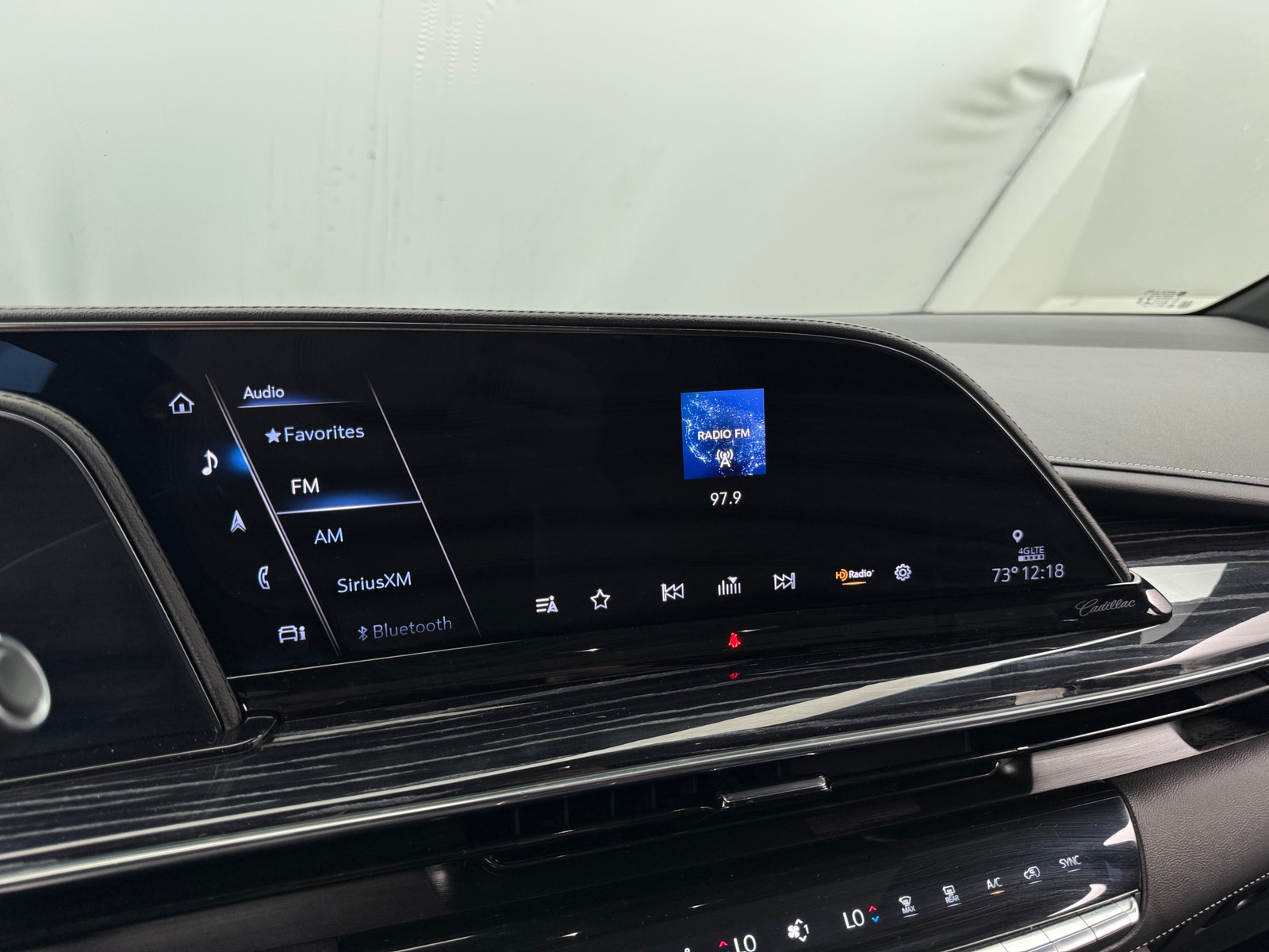 Thumbnail: 2022 Cadillac Escalade - 3