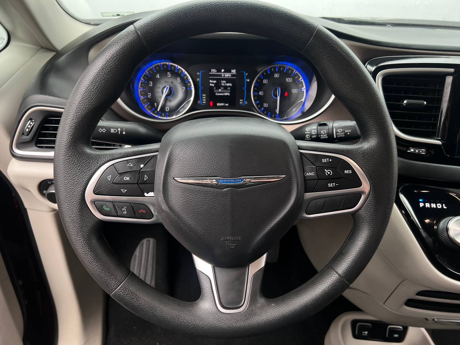 Thumbnail: 2017 Chrysler Pacifica - 5