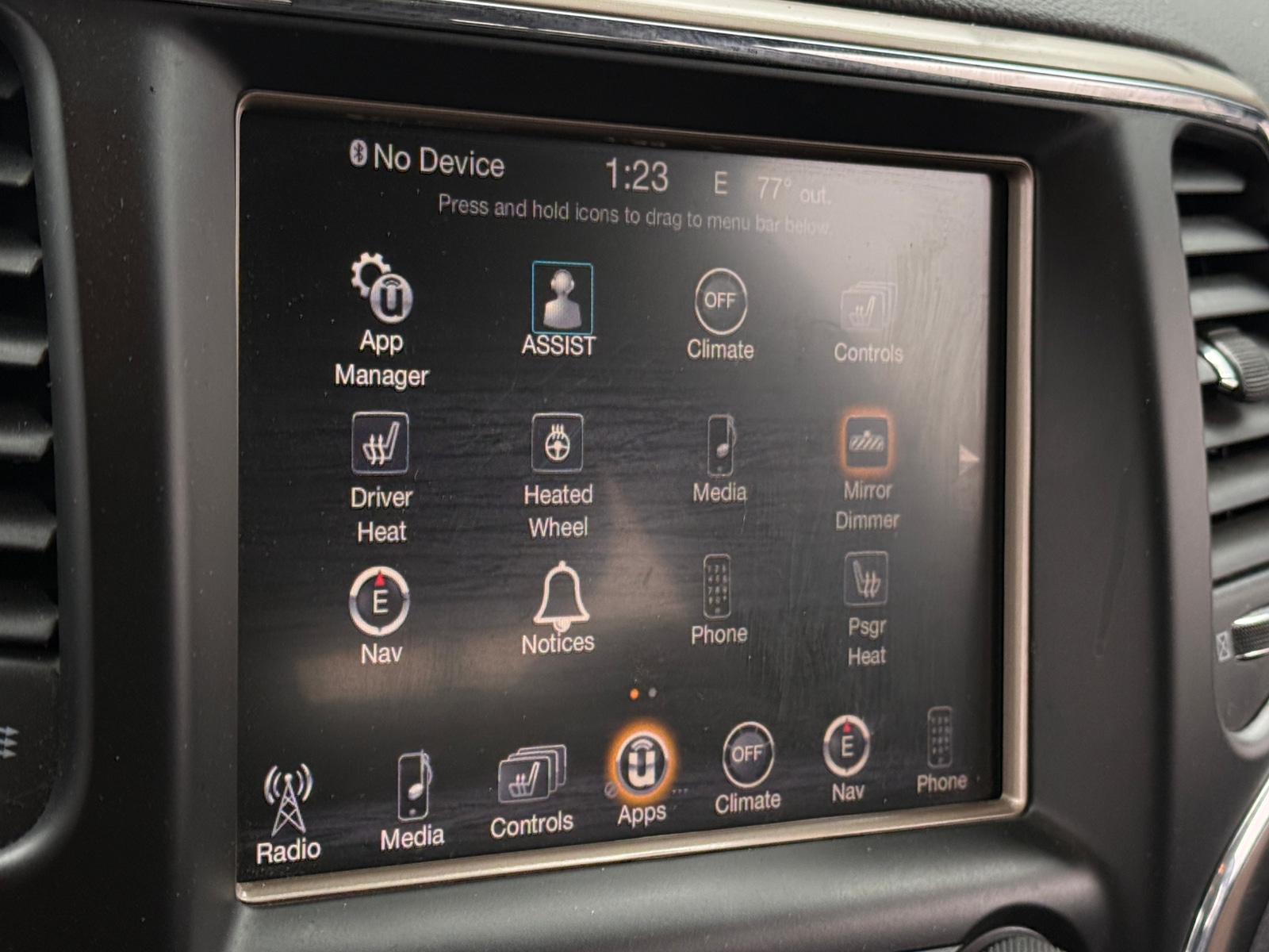 Thumbnail: 2015 Jeep Grand Cherokee - 4