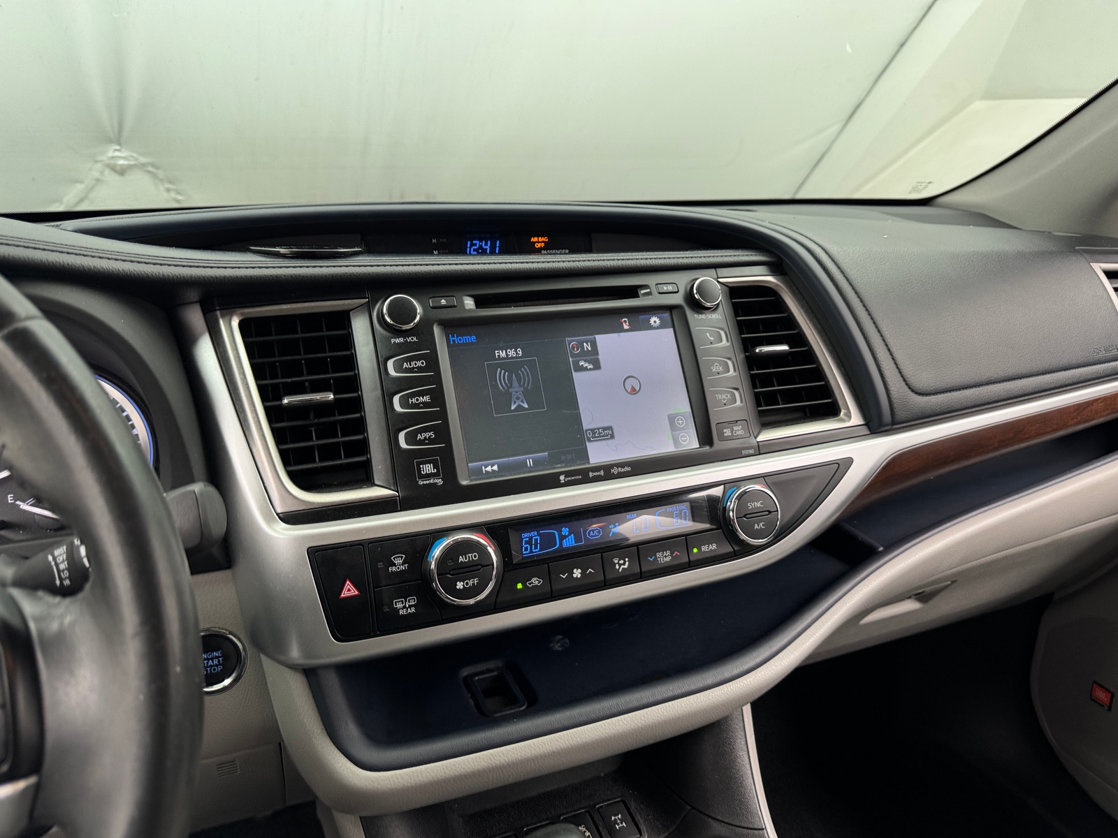 Thumbnail: 2016 Toyota Highlander - 3