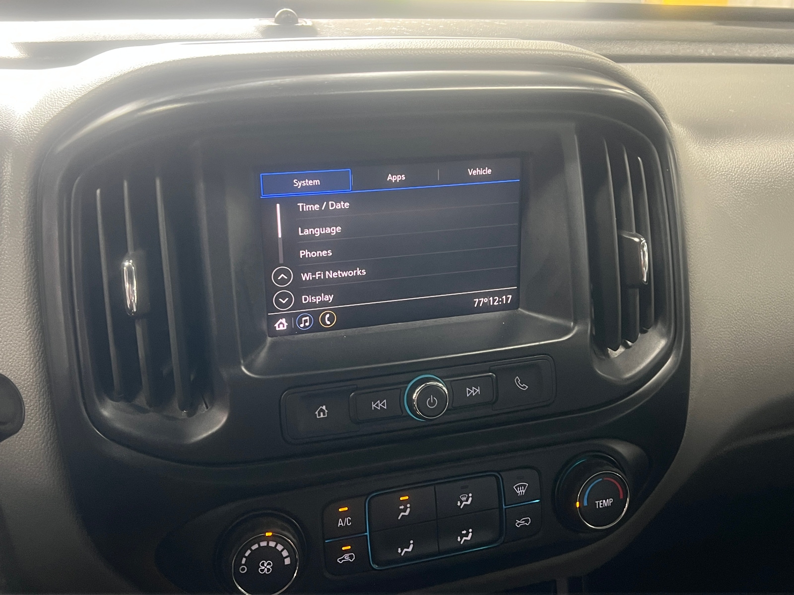 Thumbnail: 2020 Chevrolet Colorado - 4