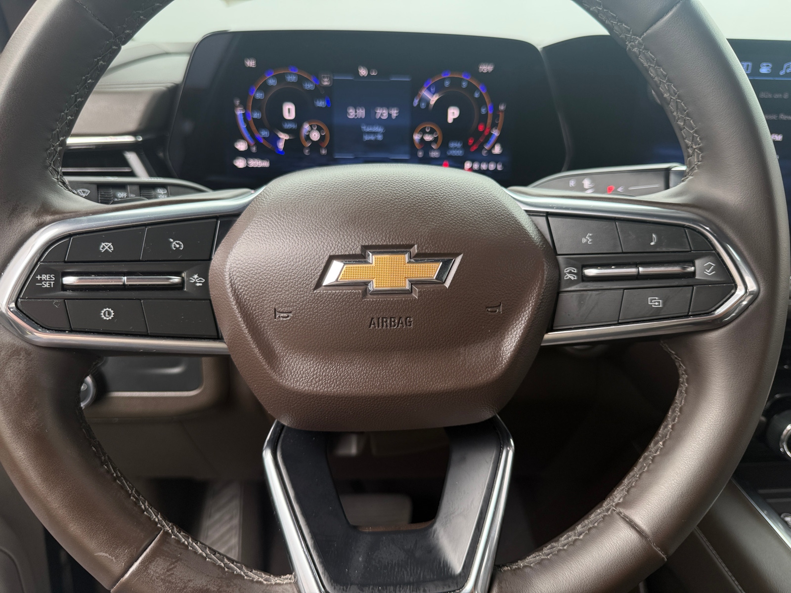 Thumbnail: 2025 Chevrolet Suburban - 4