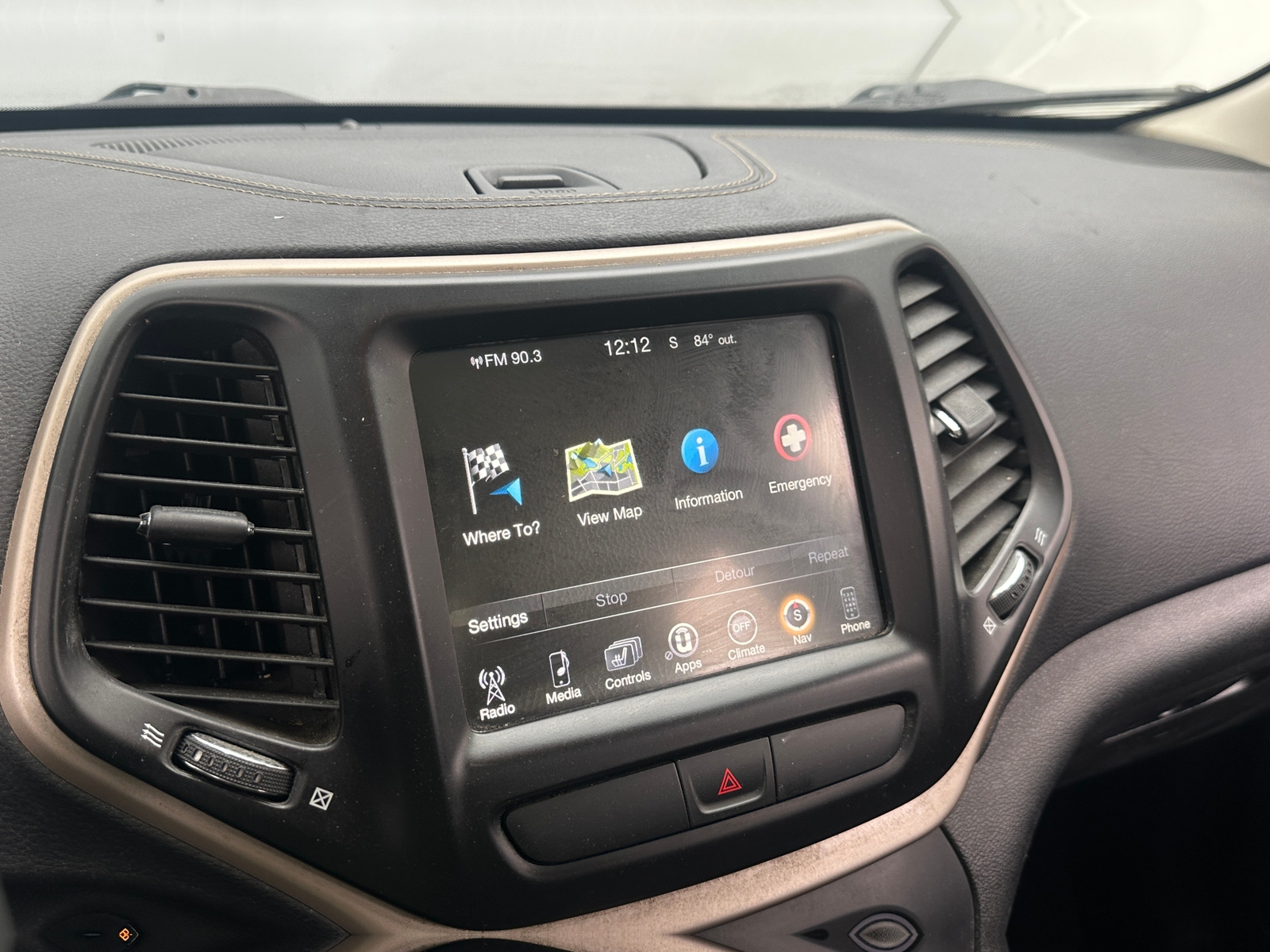 Thumbnail: 2017 Jeep Cherokee - 3