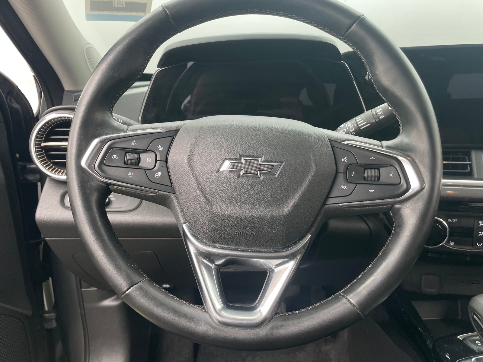 Thumbnail: 2024 Chevrolet Trax - 4