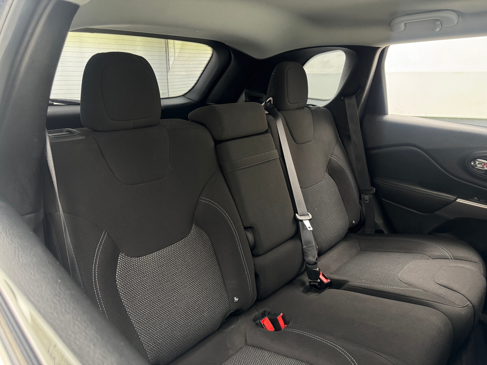 Thumbnail: 2019 Jeep Cherokee - 6