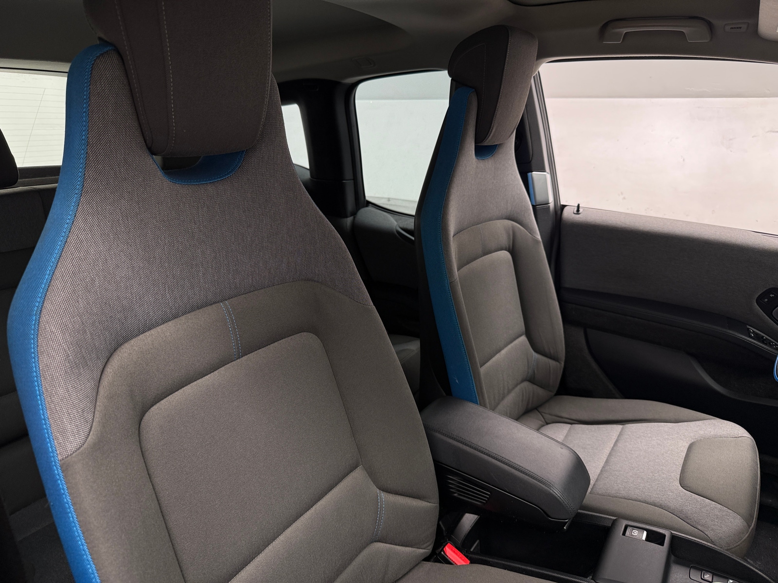 Thumbnail: 2017 BMW i3 - 2