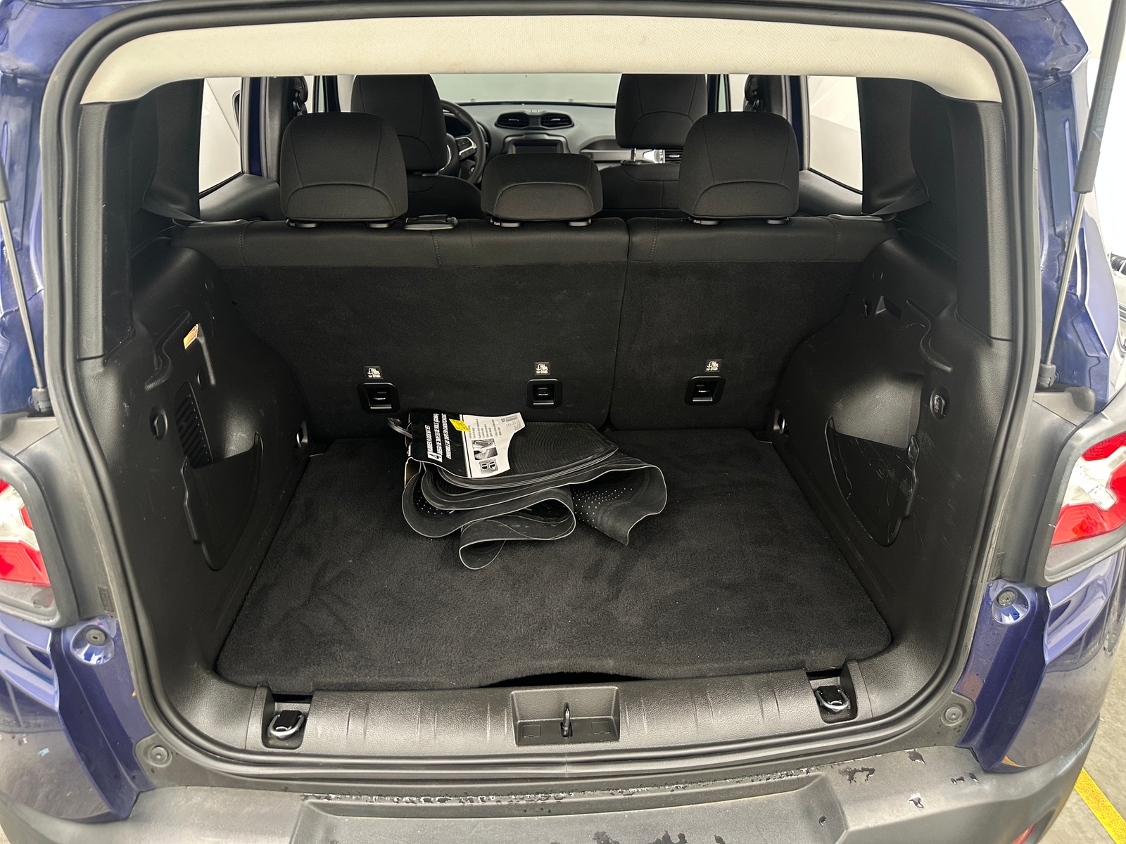 Thumbnail: 2021 Jeep Renegade - 7