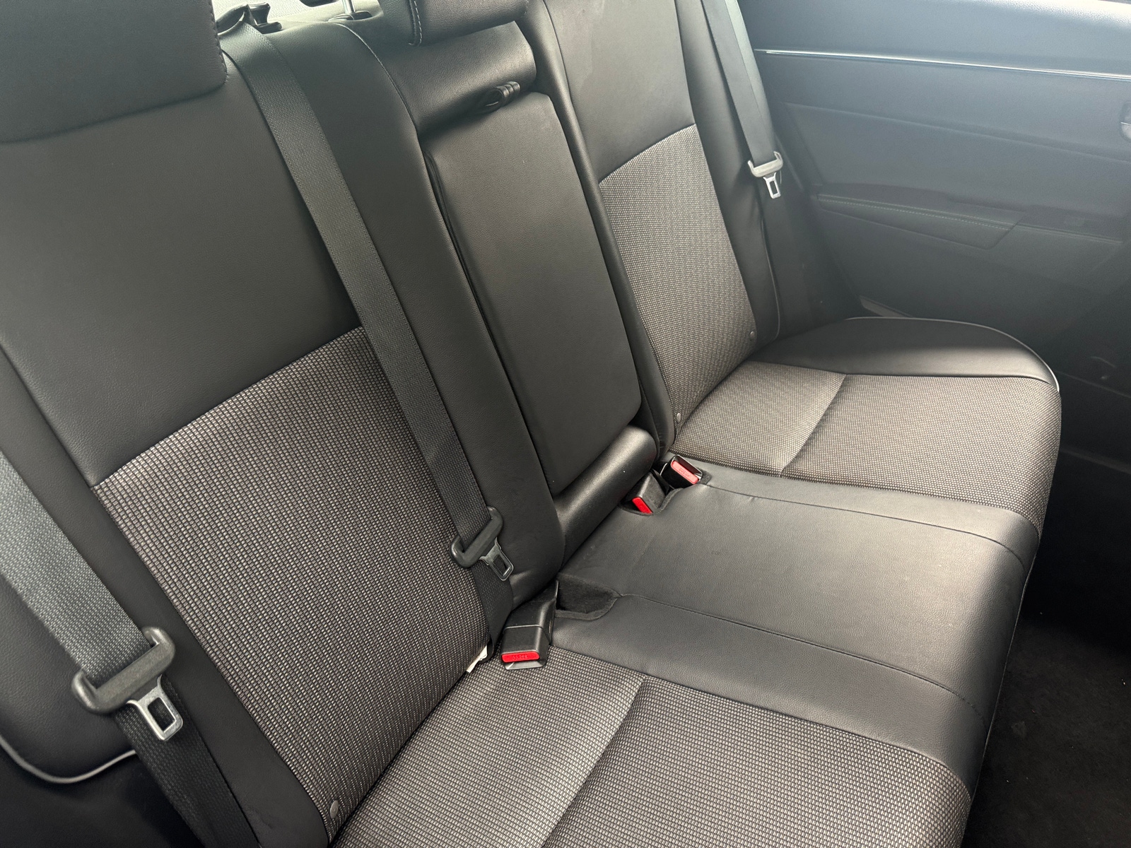 Thumbnail: 2016 Toyota Corolla - 6