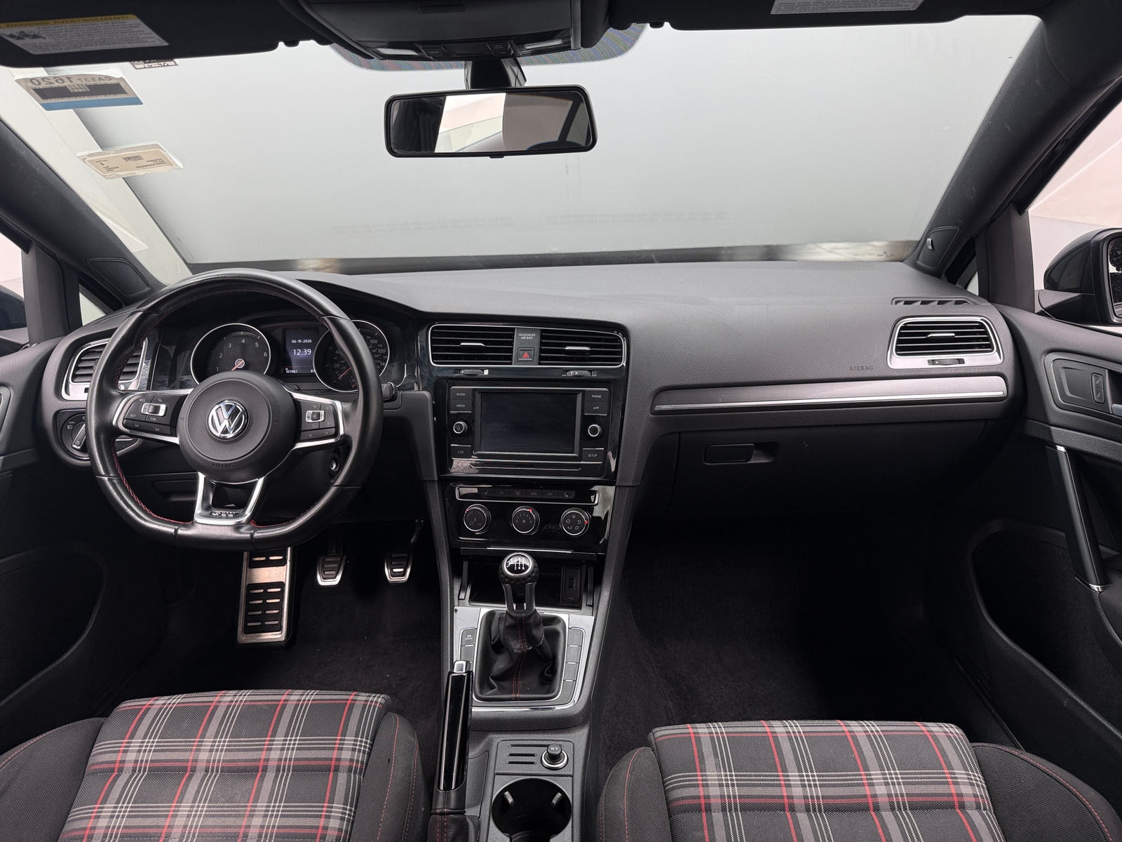 Thumbnail: 2018 Volkswagen Golf - 3