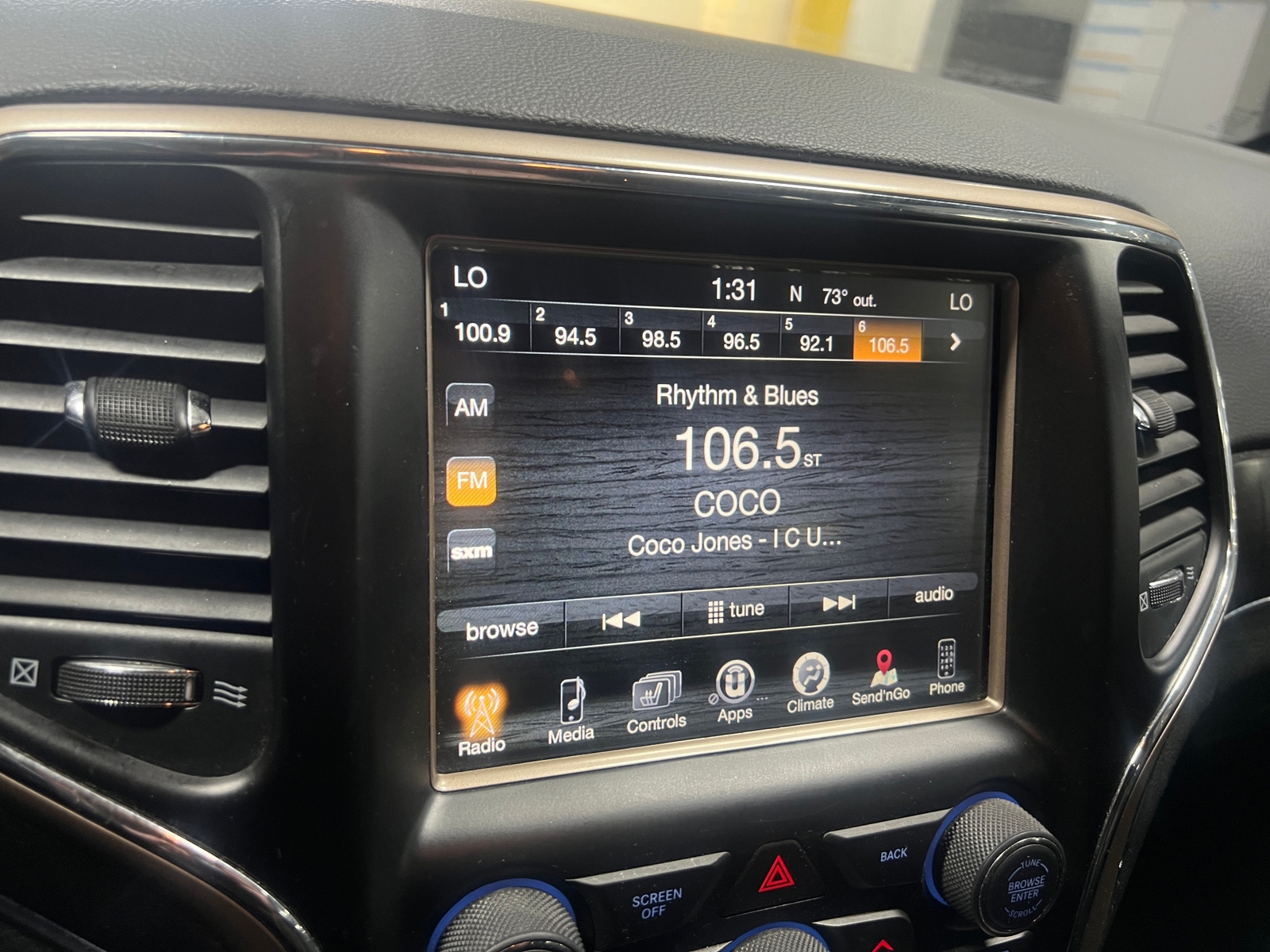 Thumbnail: 2016 Jeep Grand Cherokee - 3
