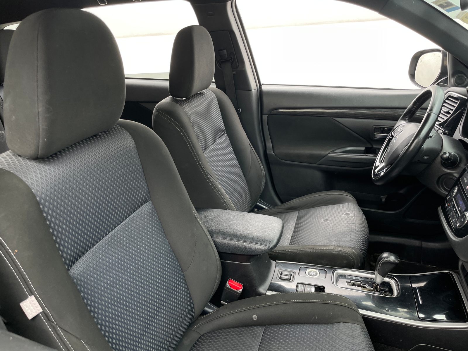 Thumbnail: 2018 Mitsubishi Outlander - 2