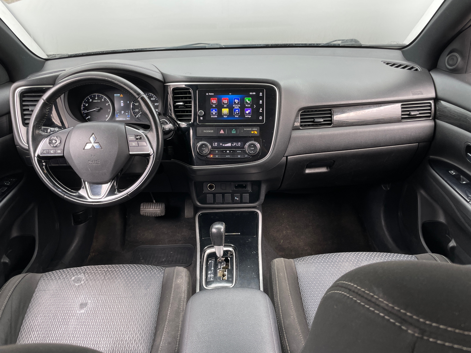 Thumbnail: 2018 Mitsubishi Outlander - 3