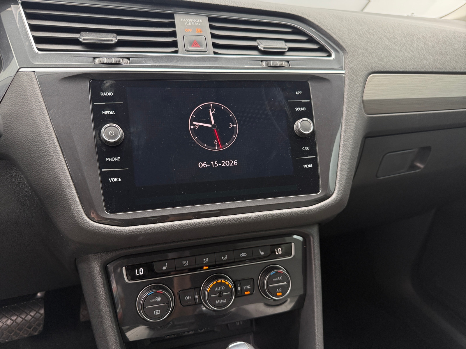 Thumbnail: 2020 Volkswagen Tiguan - 3