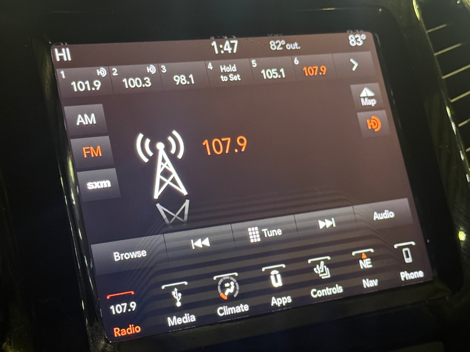 Thumbnail: 2019 Jeep Cherokee - 3
