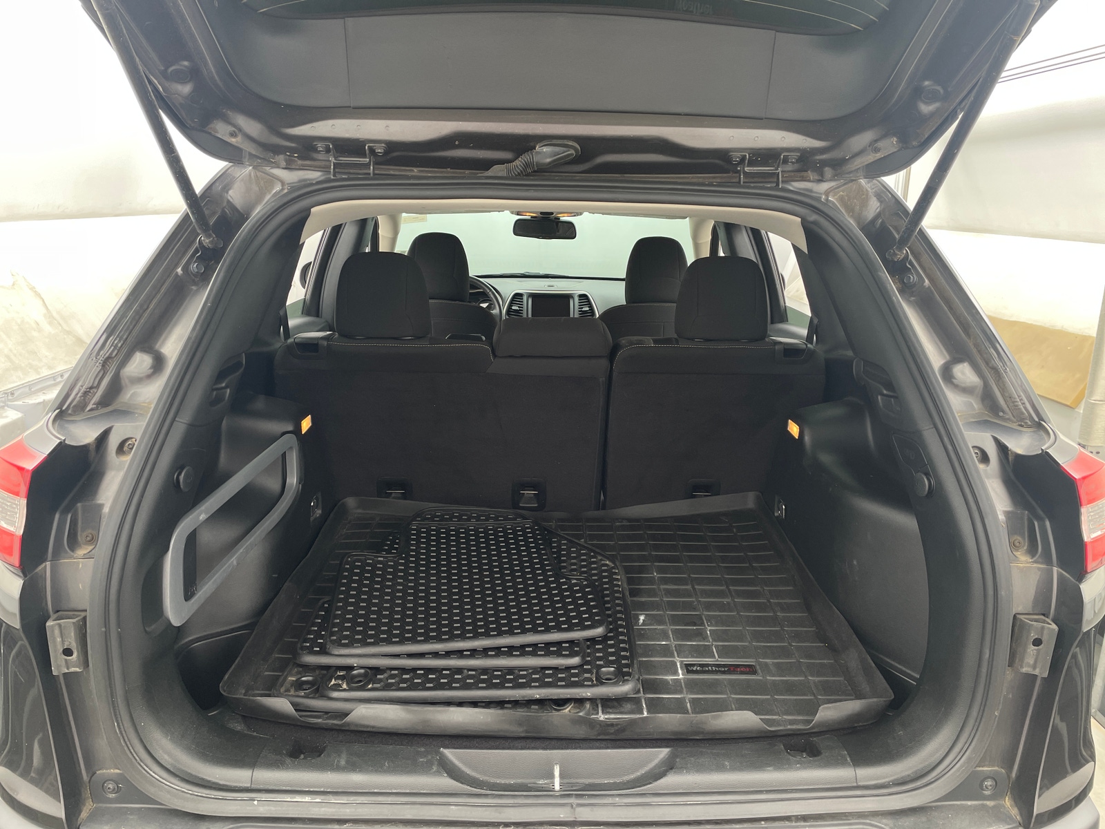 Thumbnail: 2017 Jeep Cherokee - 7