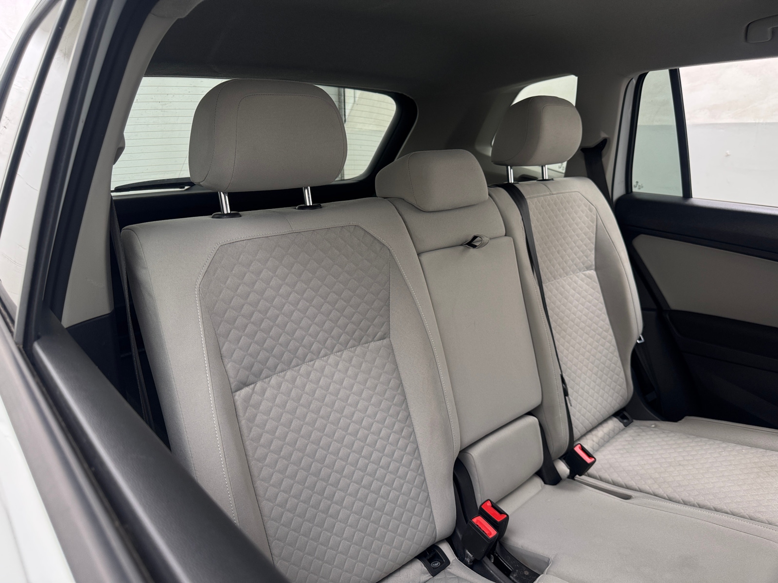Thumbnail: 2021 Volkswagen Tiguan - 6