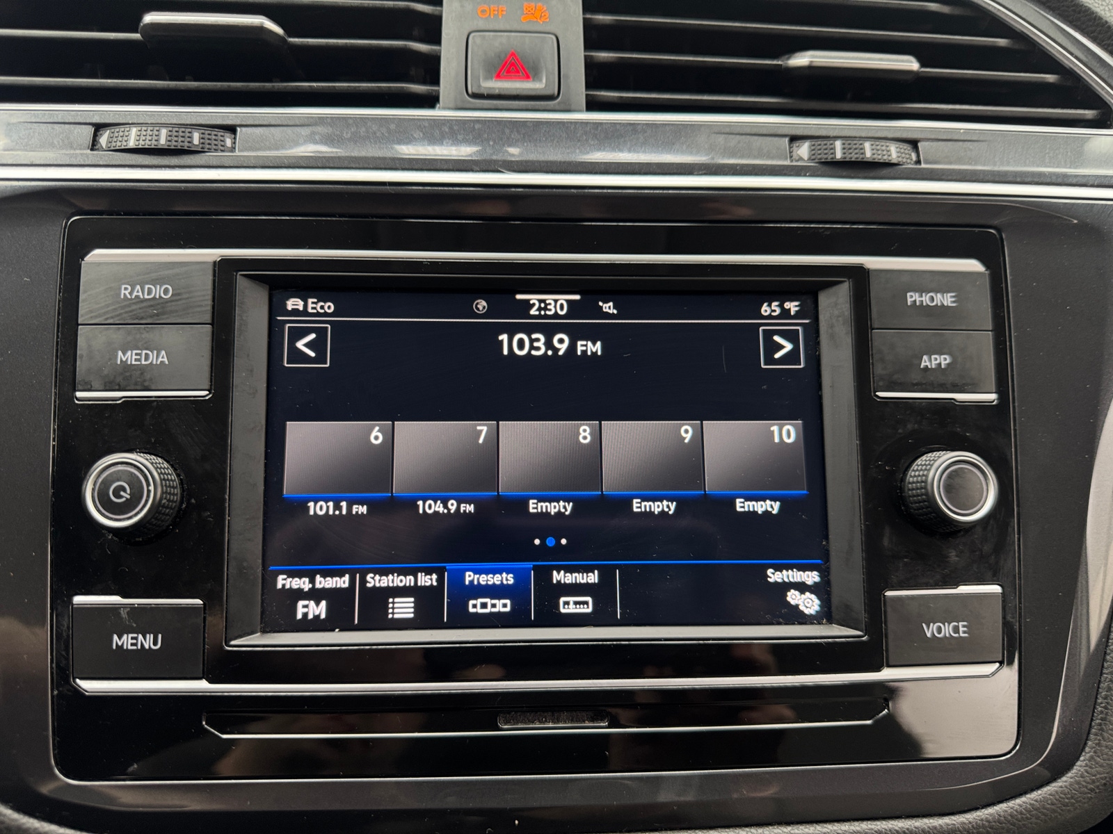 Thumbnail: 2021 Volkswagen Tiguan - 4