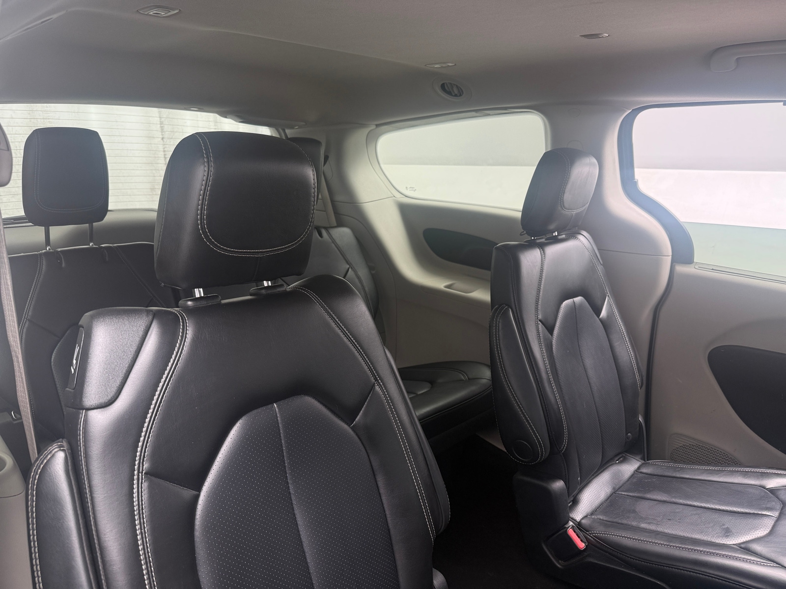 Thumbnail: 2023 Chrysler Pacifica - 5