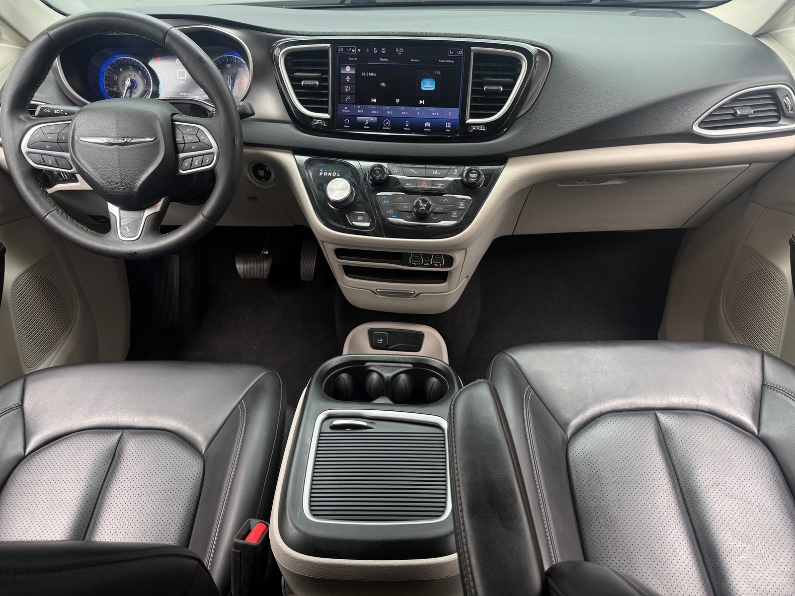 Thumbnail: 2023 Chrysler Pacifica - 2