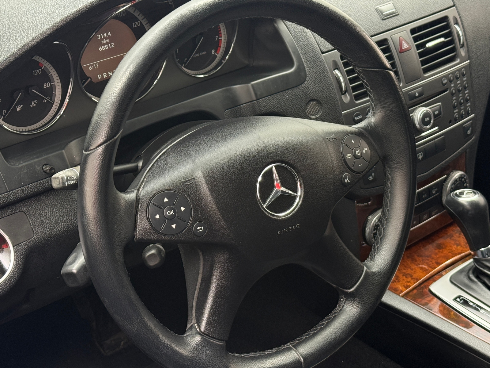 Thumbnail: 2011 Mercedes-Benz C-Class - 4