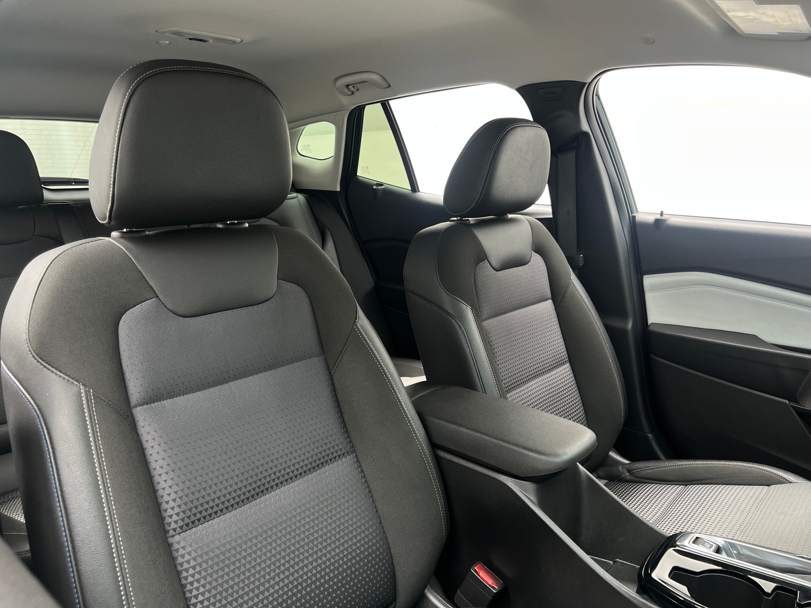 Thumbnail: 2025 Chevrolet Trax - 2