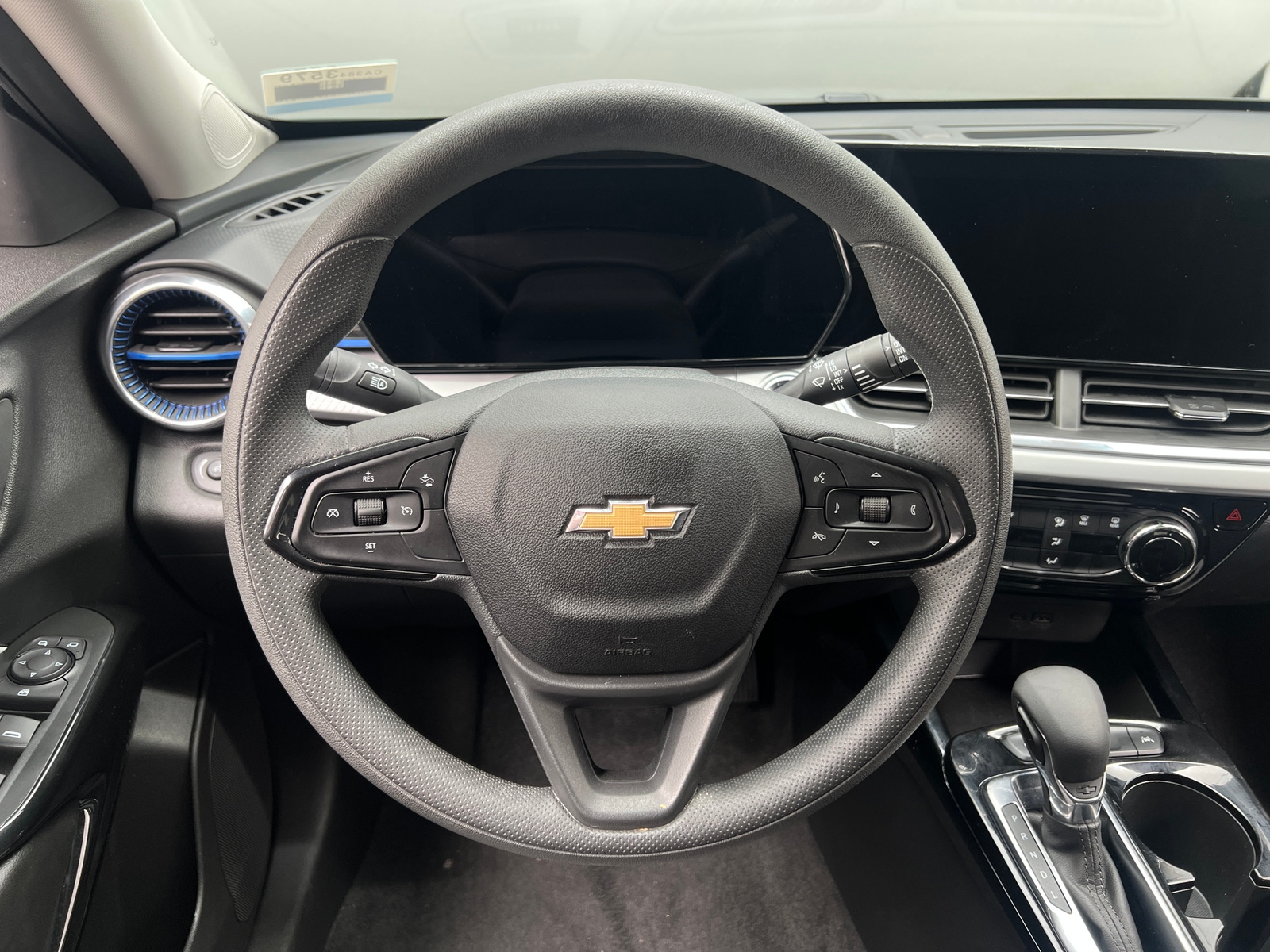 Thumbnail: 2025 Chevrolet Trax - 5