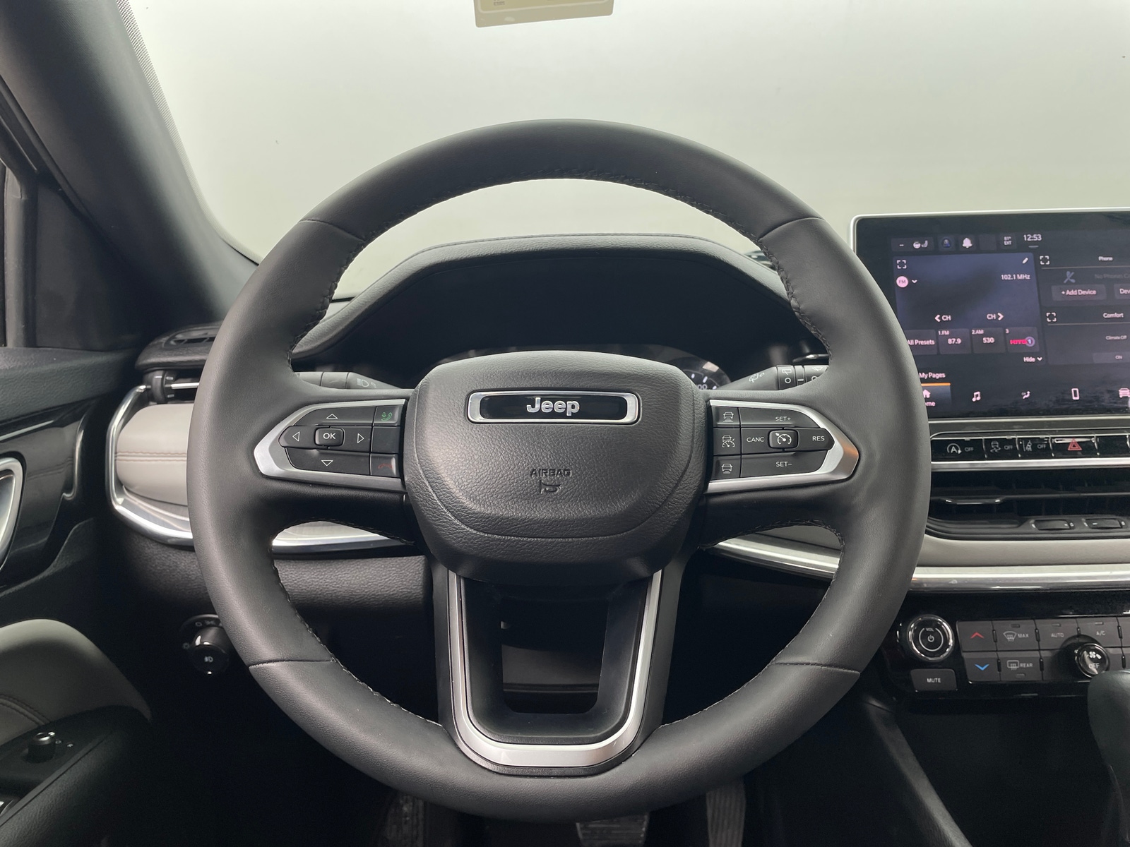 Thumbnail: 2023 Jeep Compass - 4