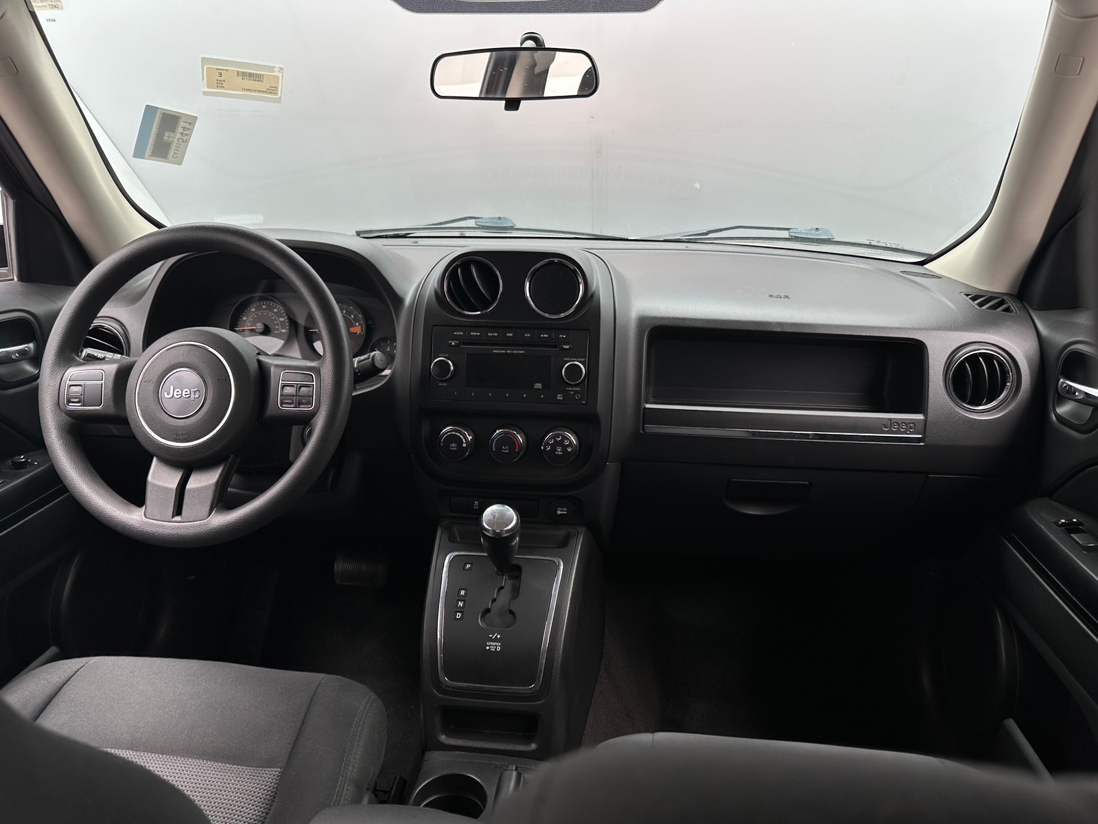 Thumbnail: 2015 Jeep Patriot - 3