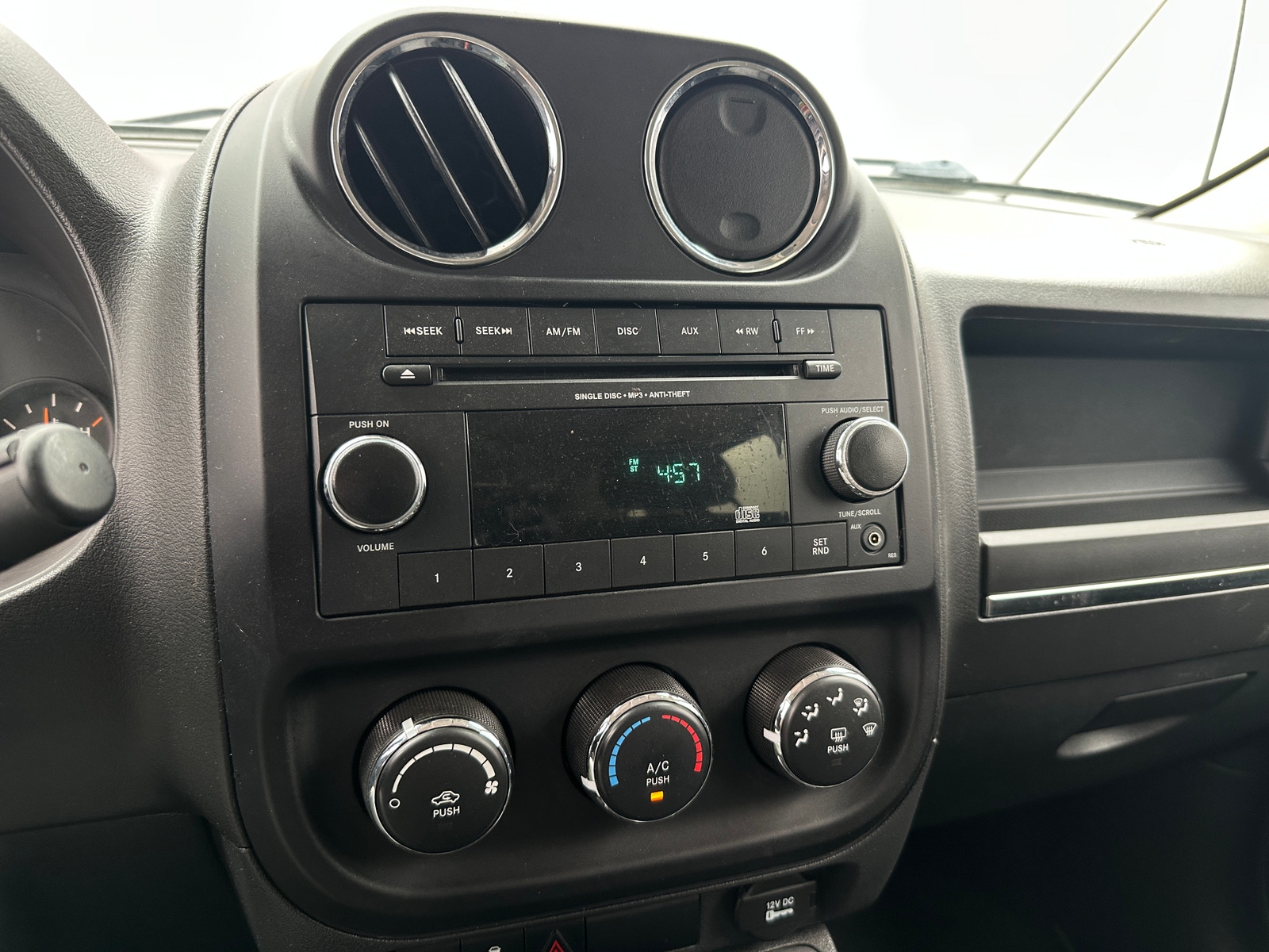 Thumbnail: 2015 Jeep Patriot - 4