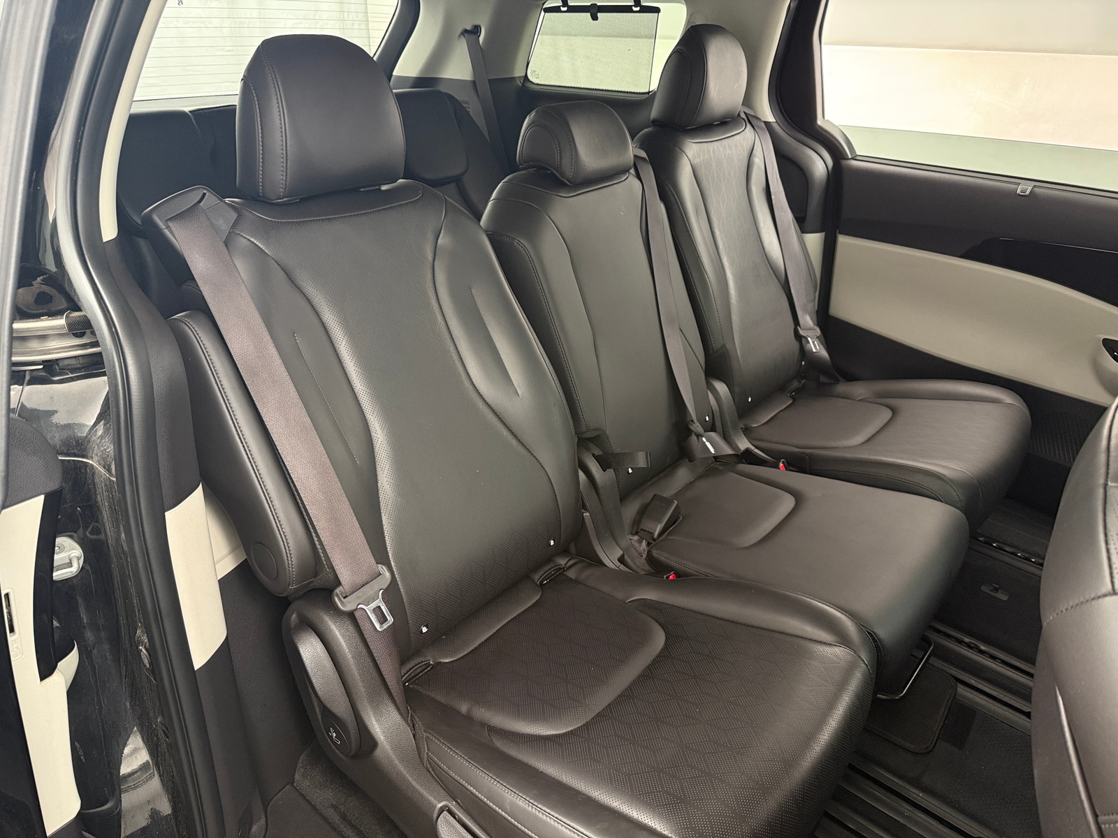 Thumbnail: 2023 Kia Carnival - 5