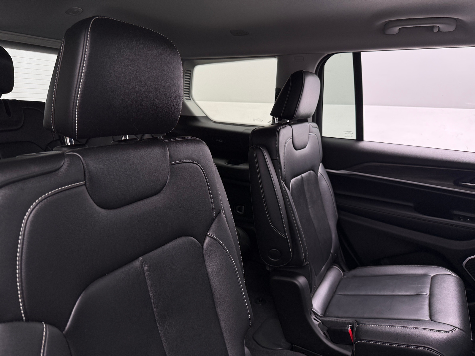 Thumbnail: 2022 Jeep Grand Cherokee L - 5