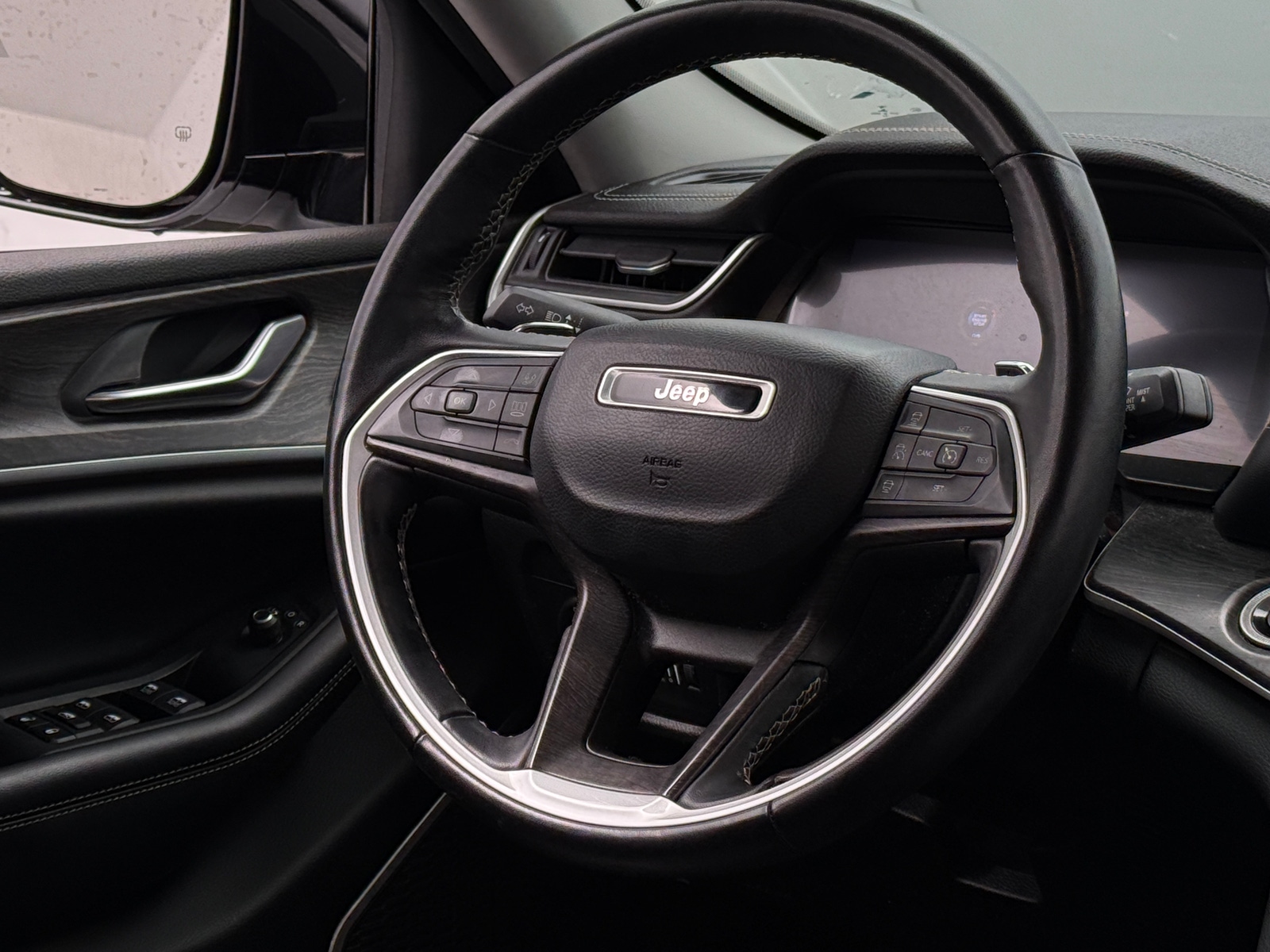 Thumbnail: 2022 Jeep Grand Cherokee L - 4