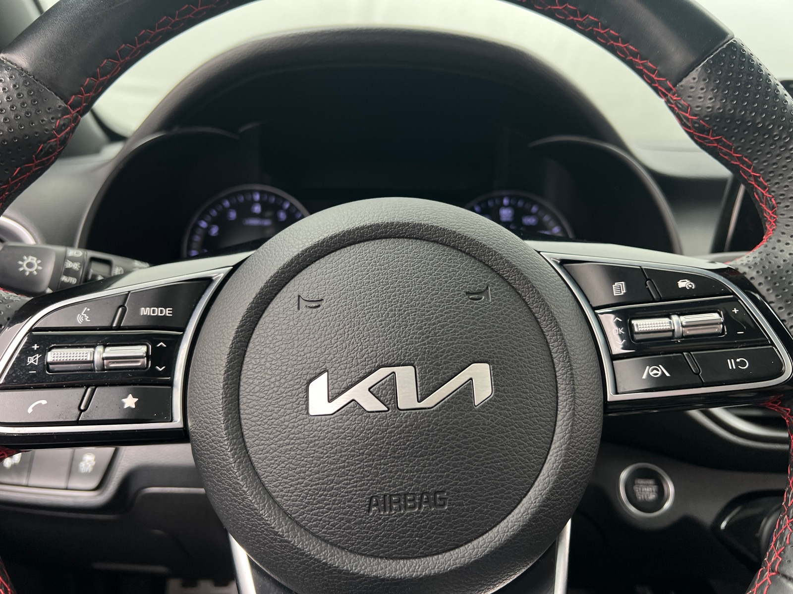 Thumbnail: 2023 Kia Forte - 4