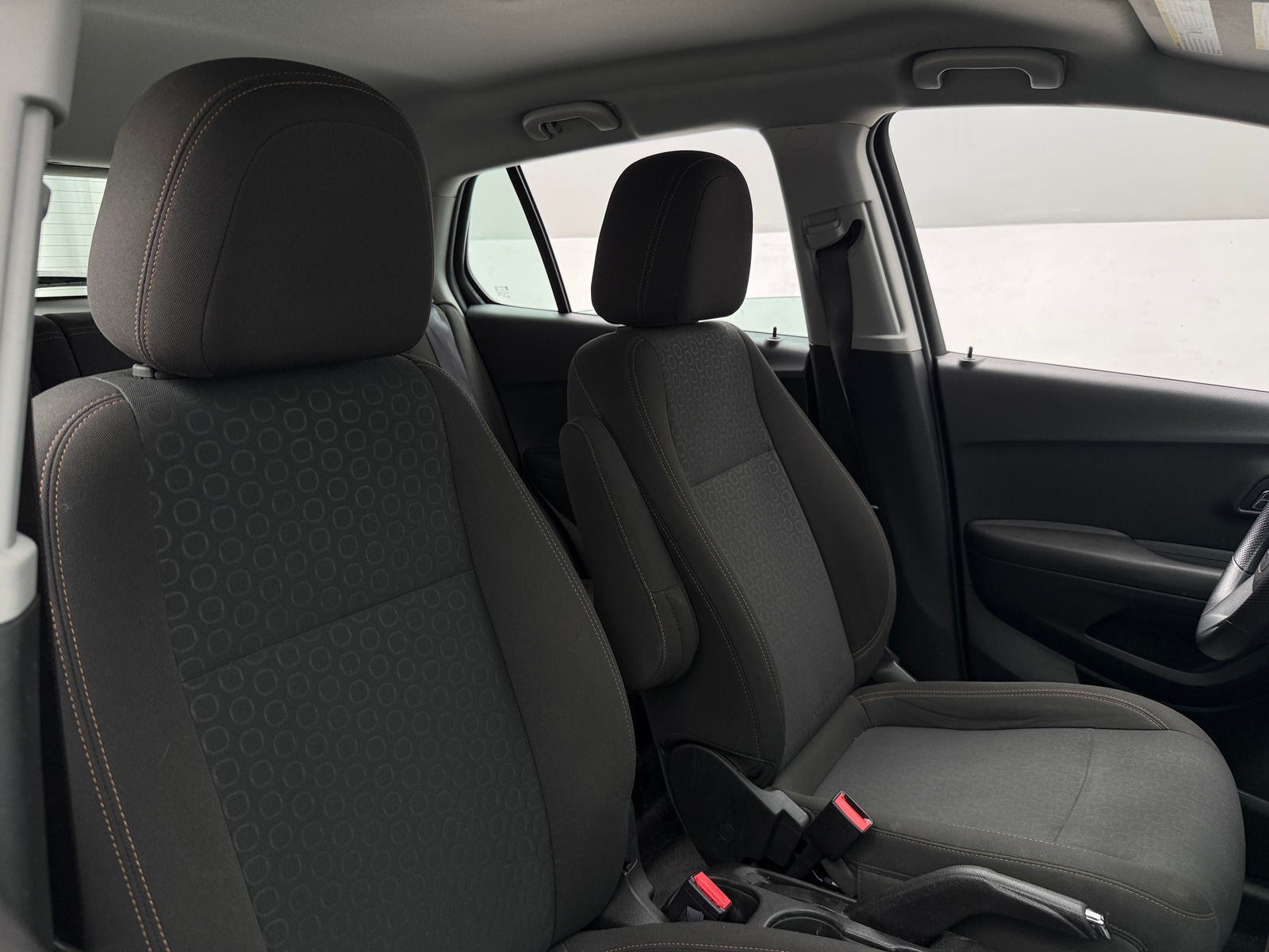 Thumbnail: 2017 Chevrolet Trax - 2