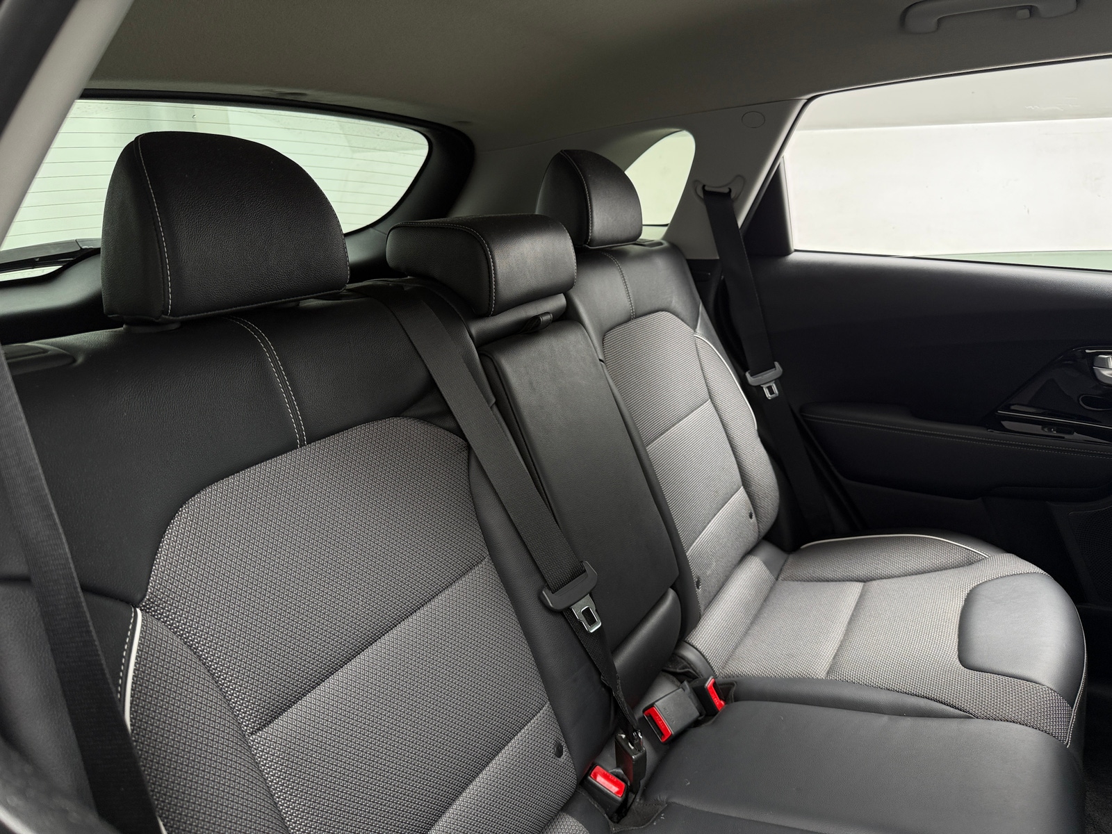 Thumbnail: 2019 Kia Niro - 6