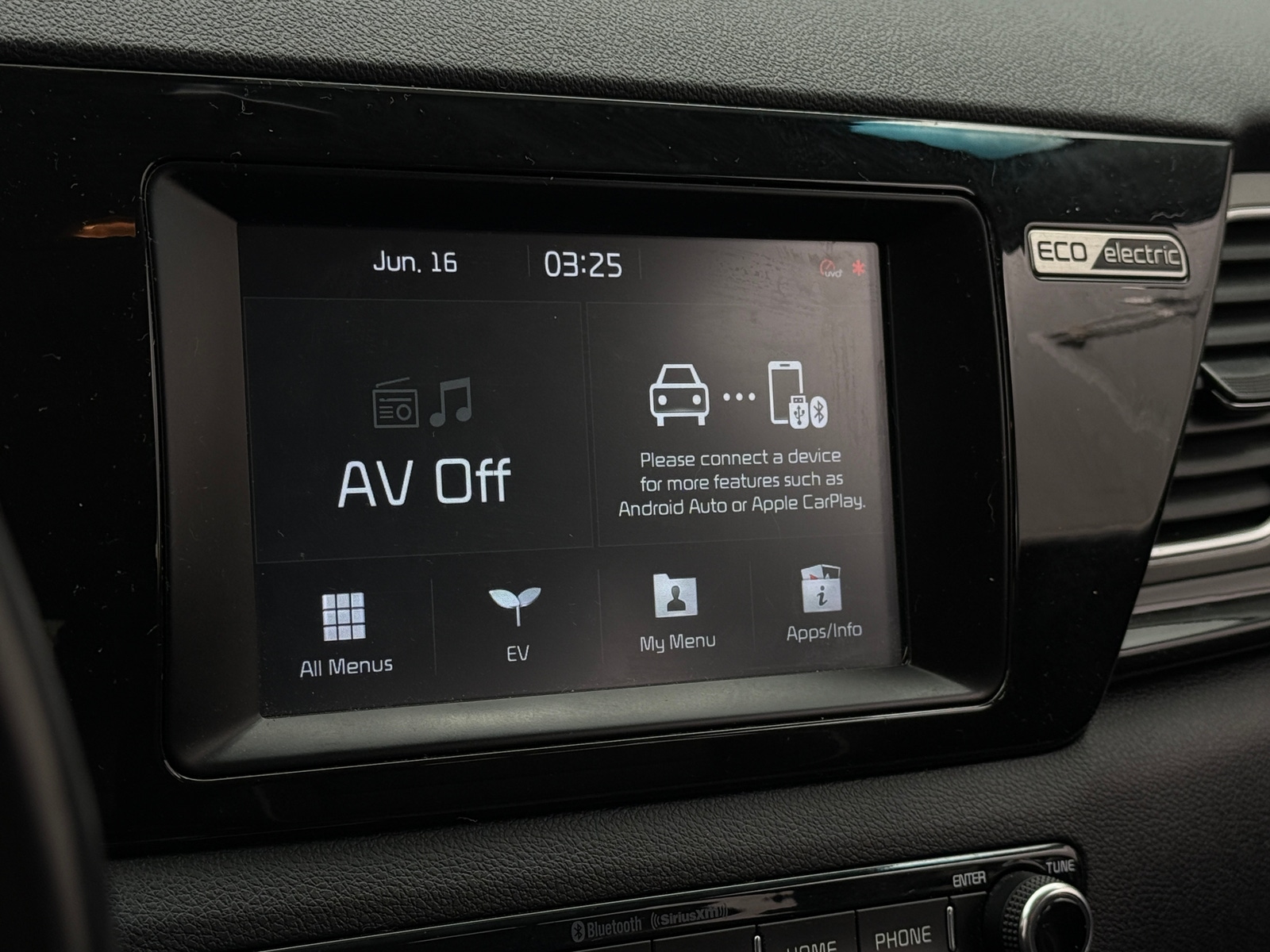 Thumbnail: 2019 Kia Niro - 4