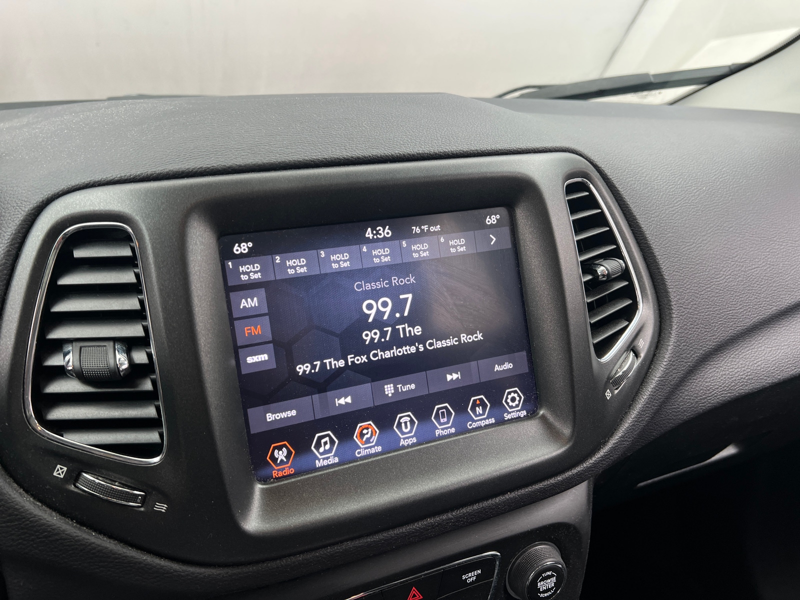 Thumbnail: 2017 Jeep Compass - 4