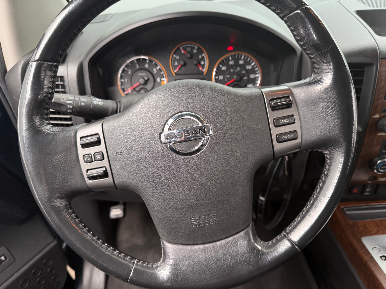 Thumbnail: 2010 Nissan Titan - 4