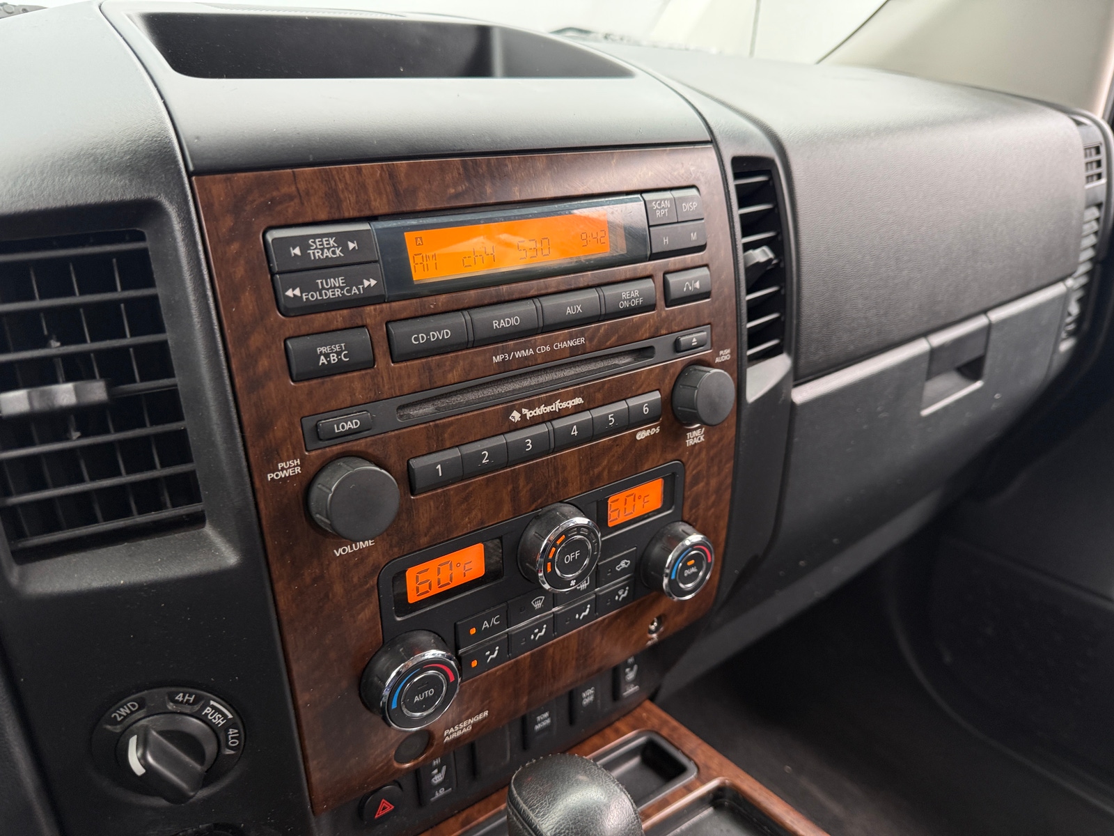 Thumbnail: 2010 Nissan Titan - 3